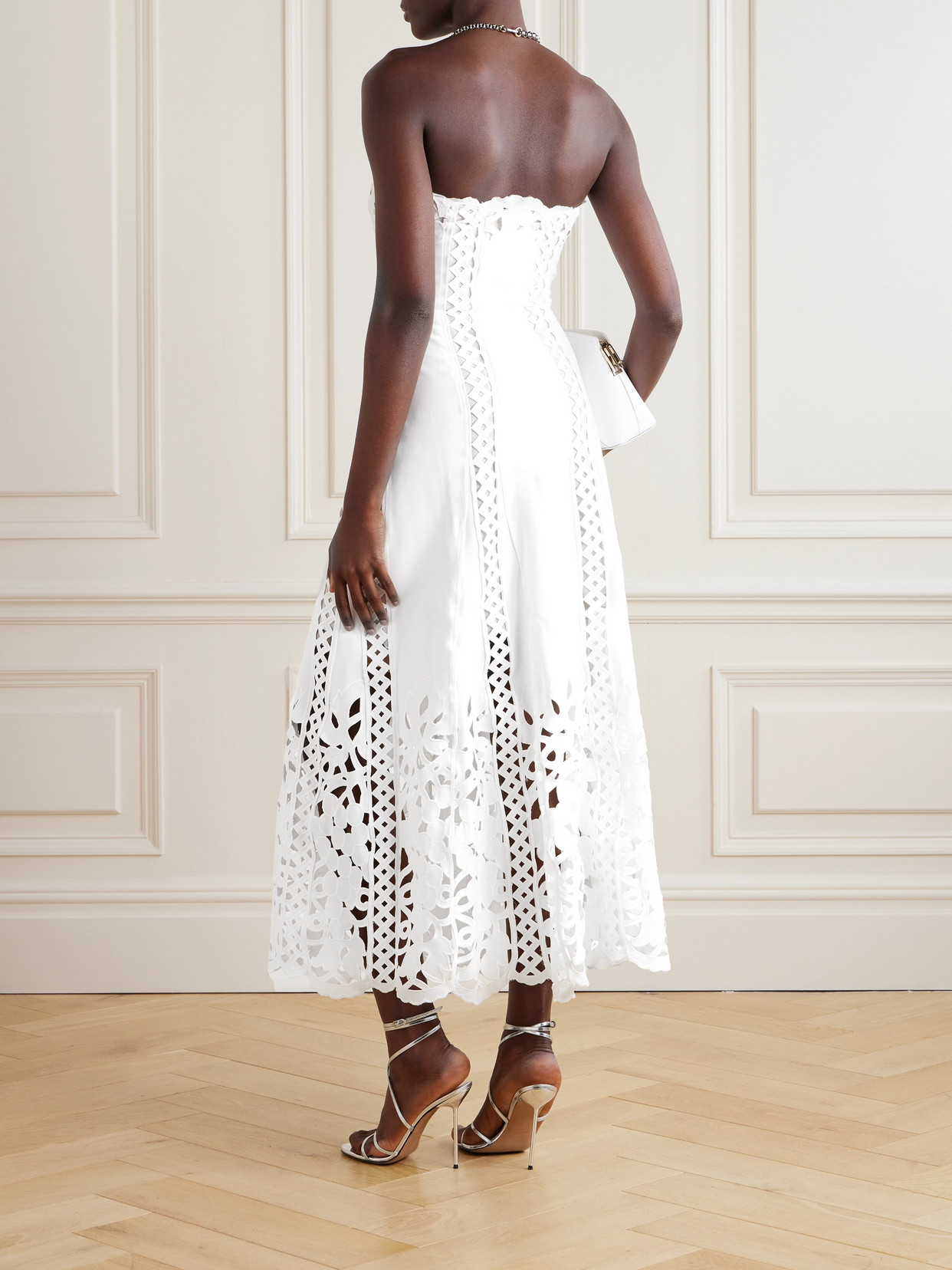 Oscar De La Renta Strapless Broderie Anglaise Midi Dress In White