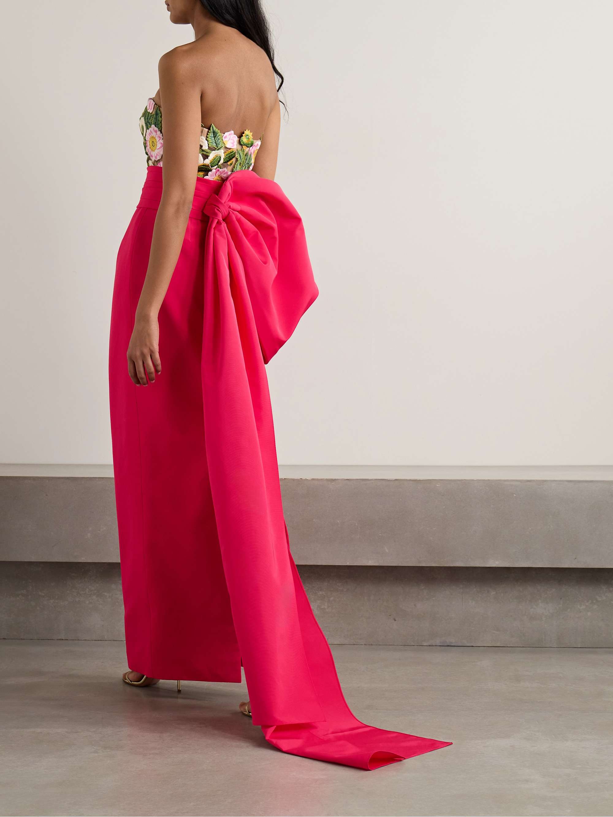 OSCAR DE LA RENTA 