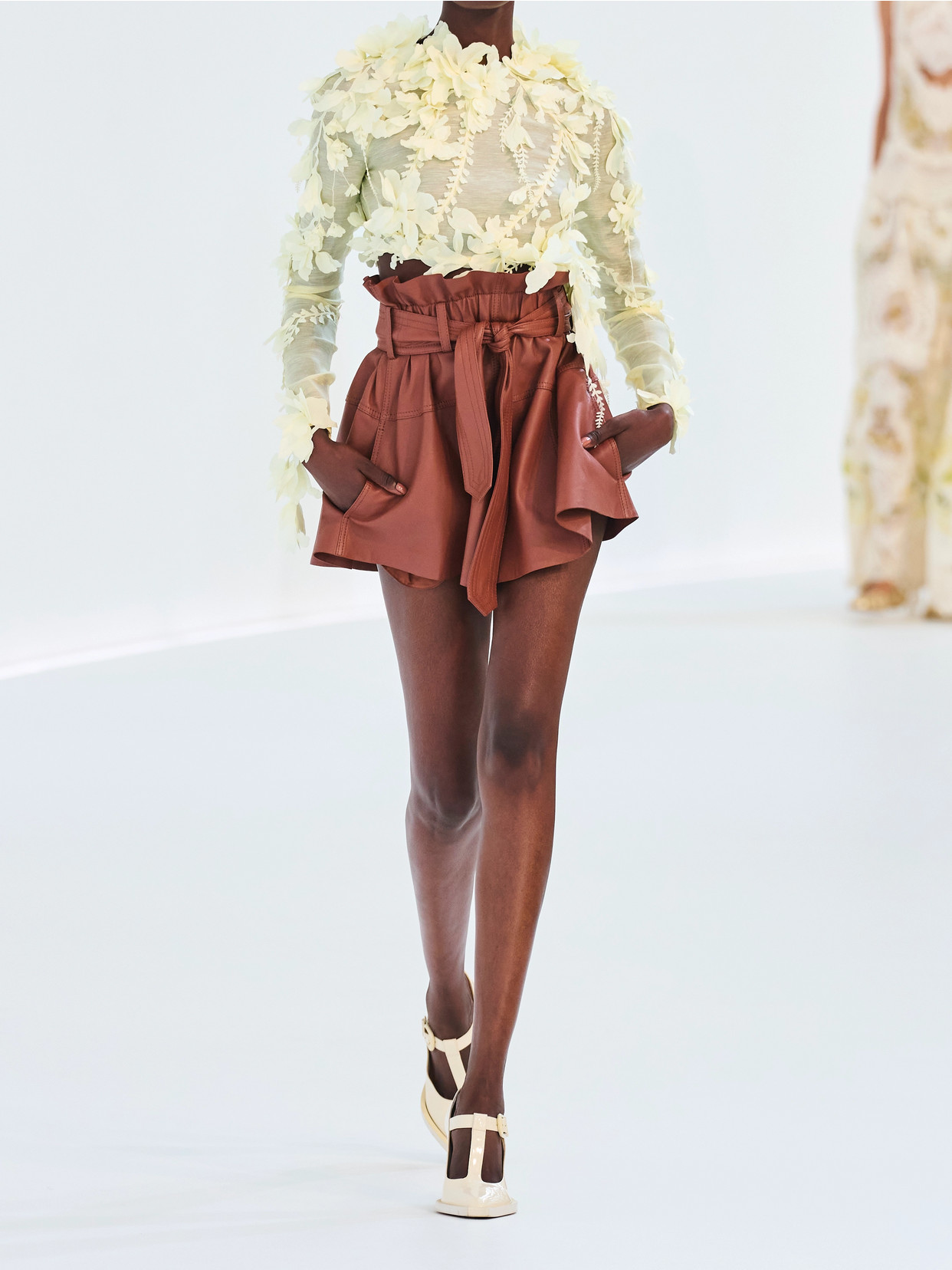 Zimmermann Harmony Cropped Asymmetric Appliquéd Linen And Silk-blend Top In Yellow