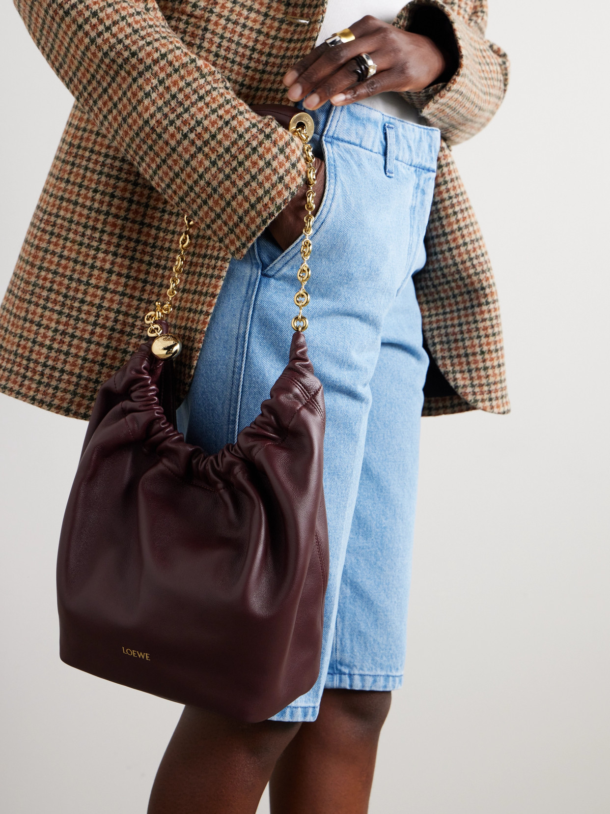 Shop Loewe Squeeze Small Chain-embellished Gathered Leather Tote In Burgundy