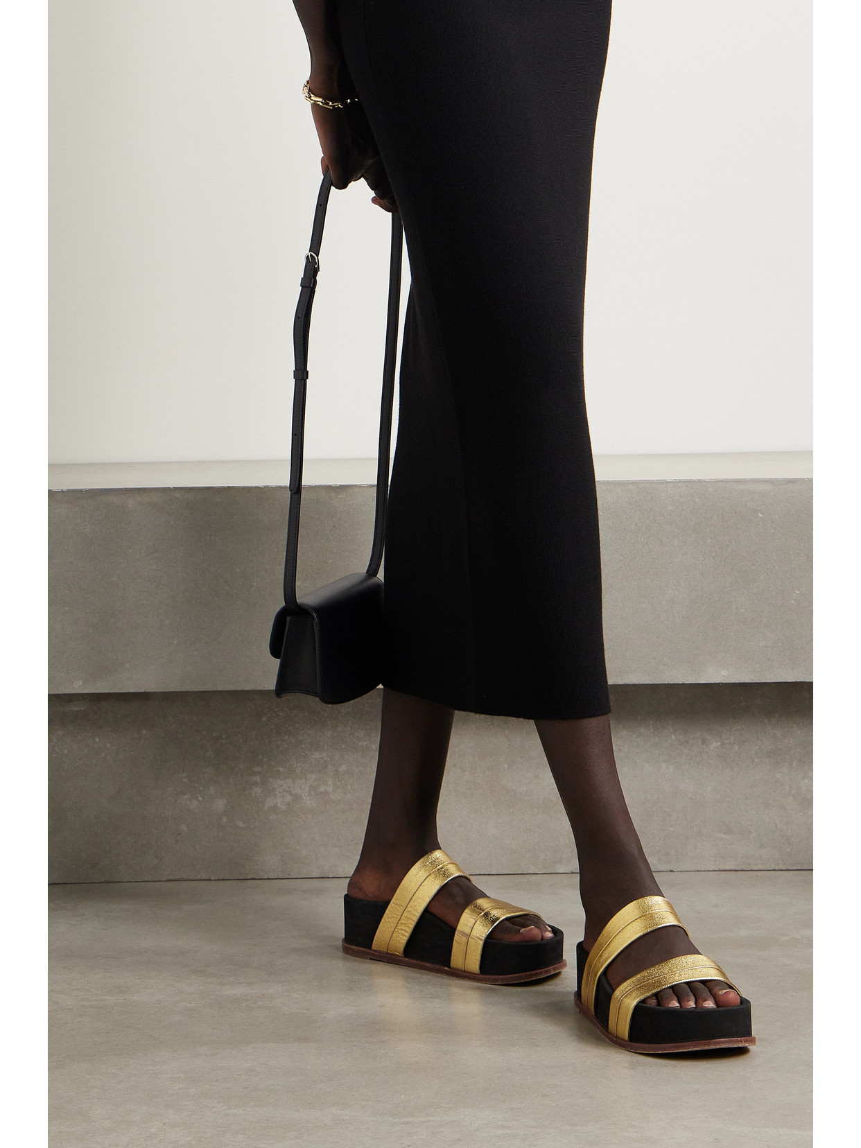 Gabriela Hearst Striker Sandalen Aus Metallic-leder In Black