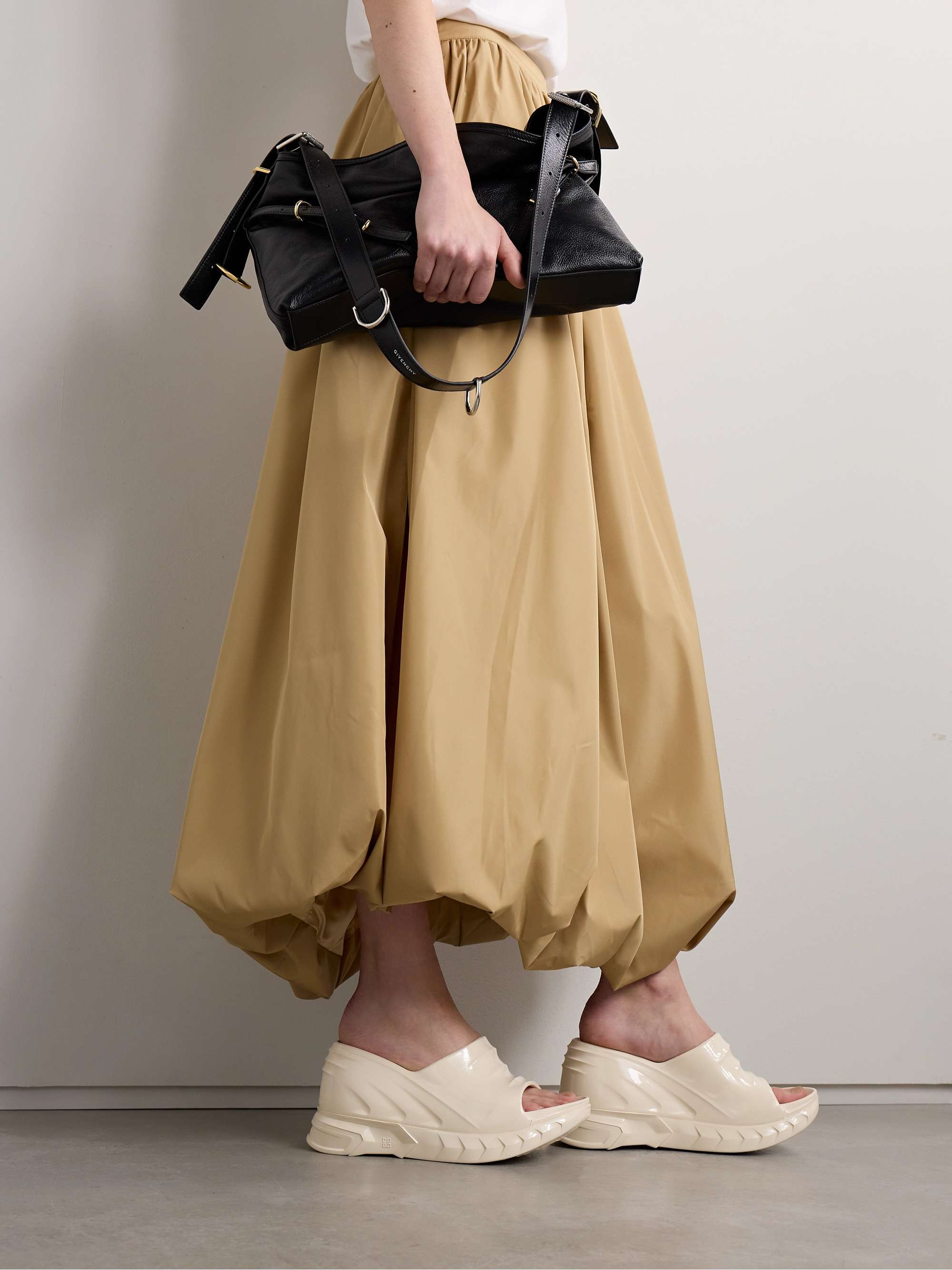 GIVENCHY 