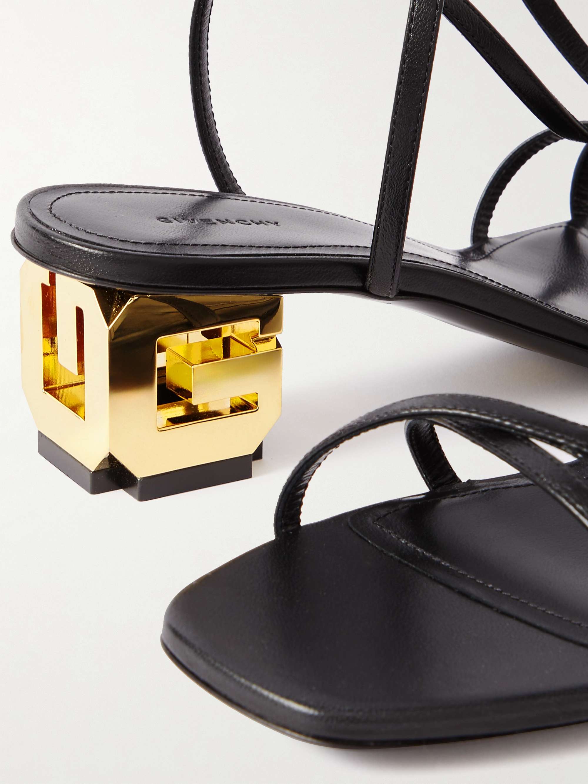 GIVENCHY 