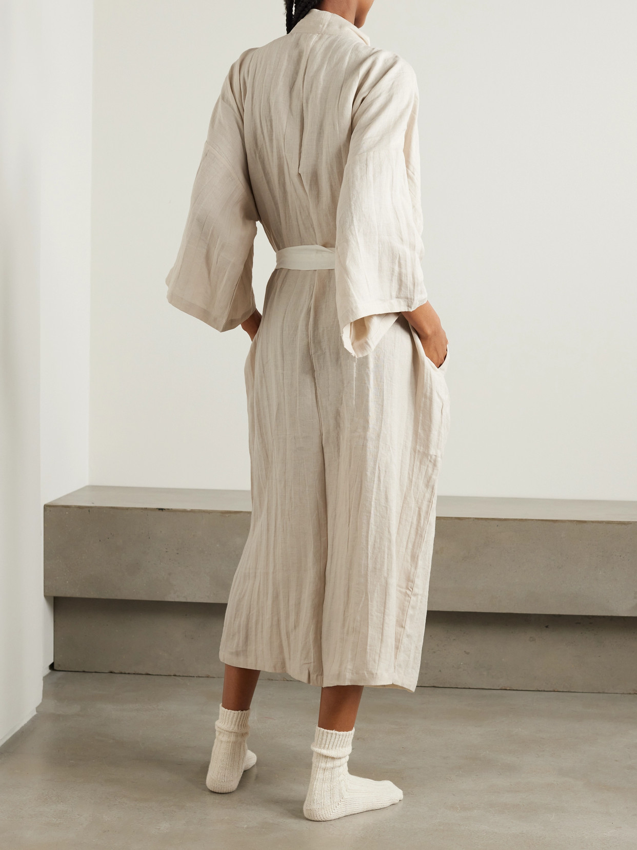 Shop Deiji Studios The 02 Linen Robe In Cream