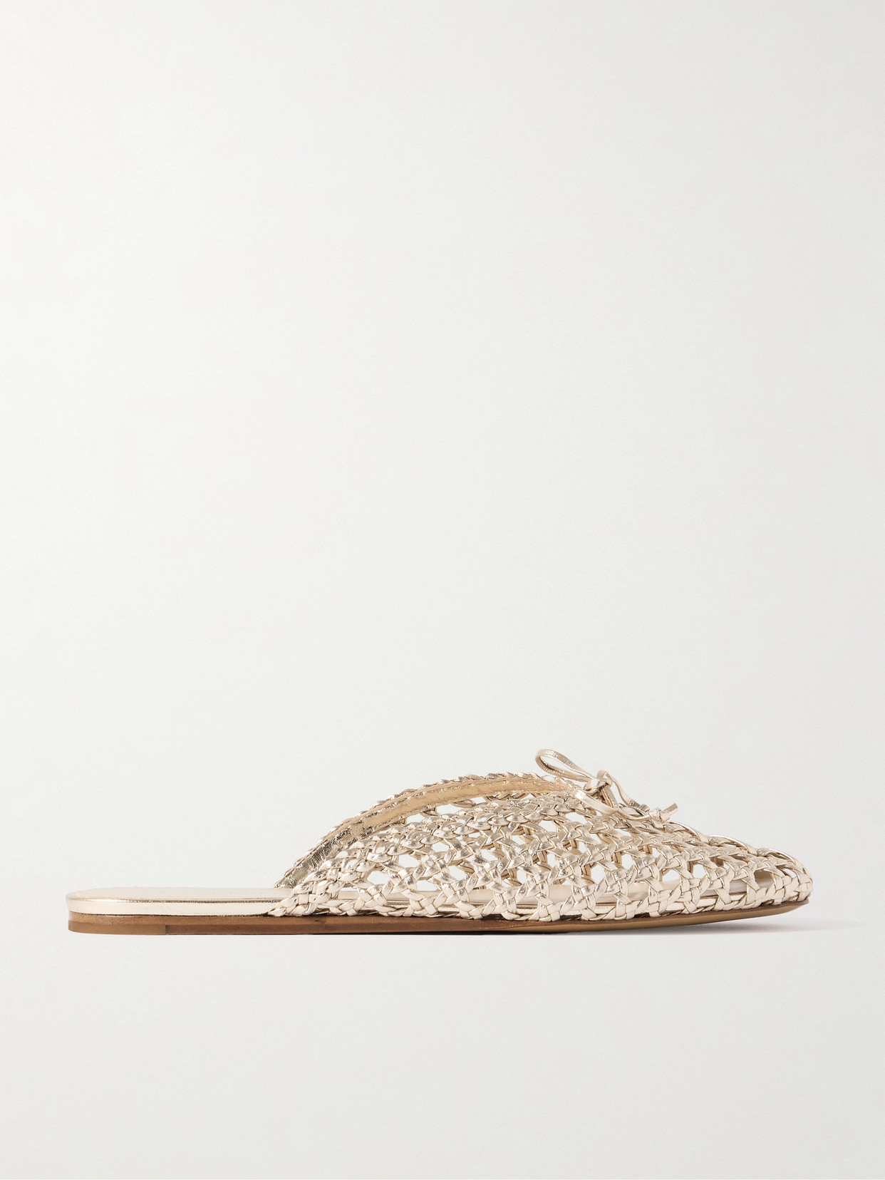 Le Monde Beryl Regency Bow-embellished Woven Metallic Leather Slides In Gold