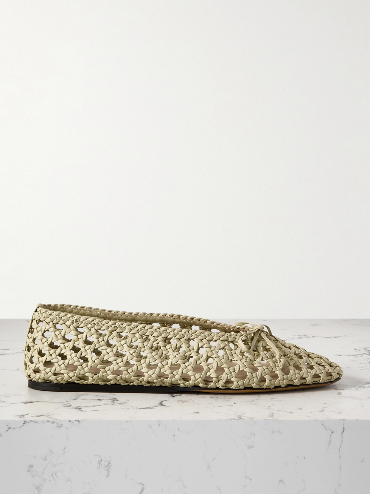 Le Monde Beryl Regency Bow-embellished Woven Leather Ballet Flats In Ecru