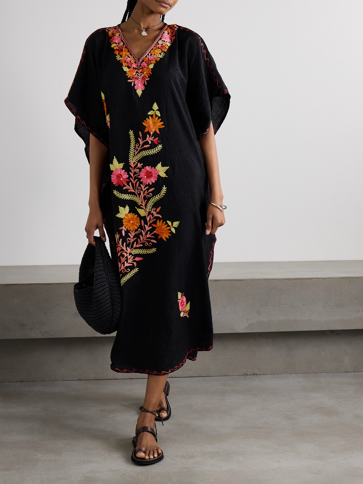 Admona Embroidered Crinkled-gauze Kaftan In Black