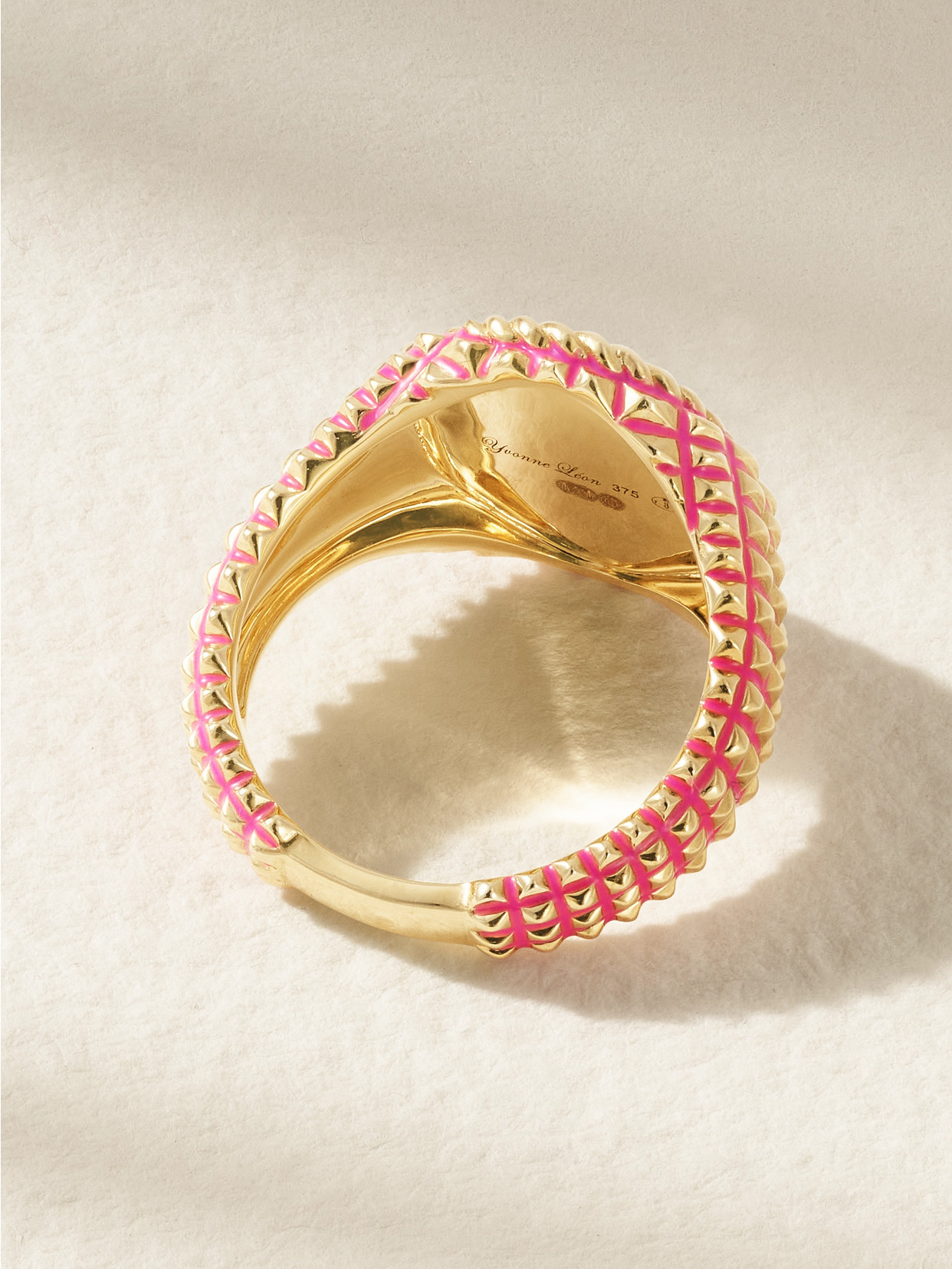 Yvonne Léon Chevalière Ovale Picotti 9-karat Gold, Diamond And Enamel Signet Ring In Gold