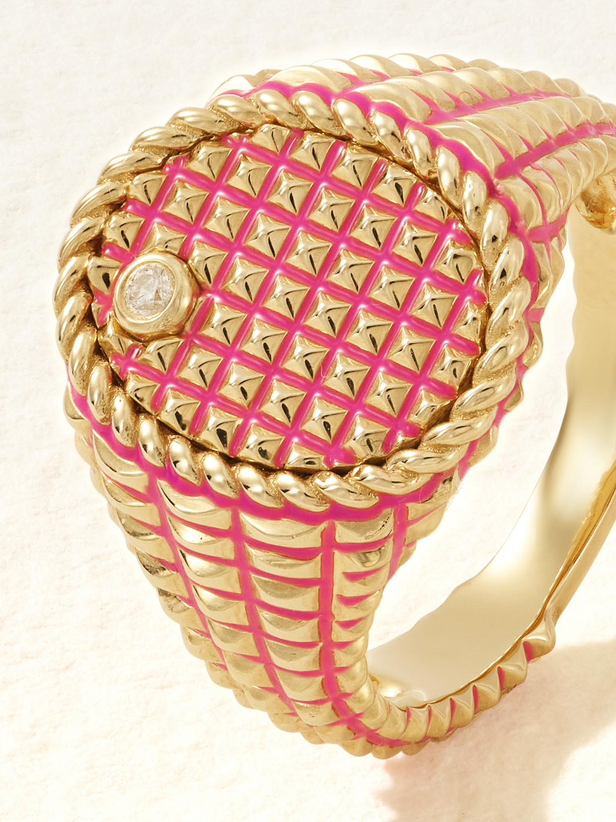 Yvonne Léon Chevalière Ovale Picotti 9-karat Gold, Diamond And Enamel Signet Ring In Gold