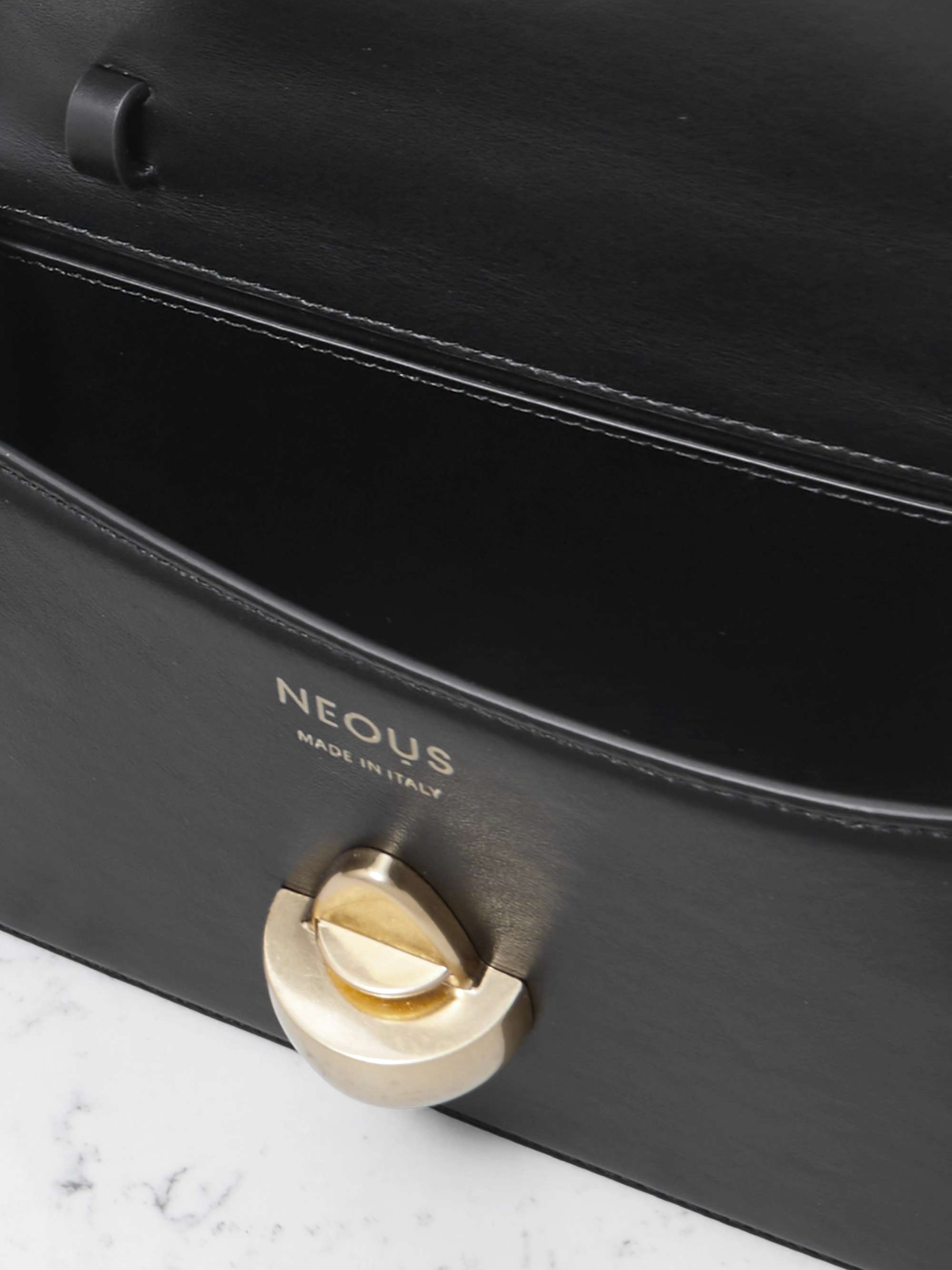 NEOUS 