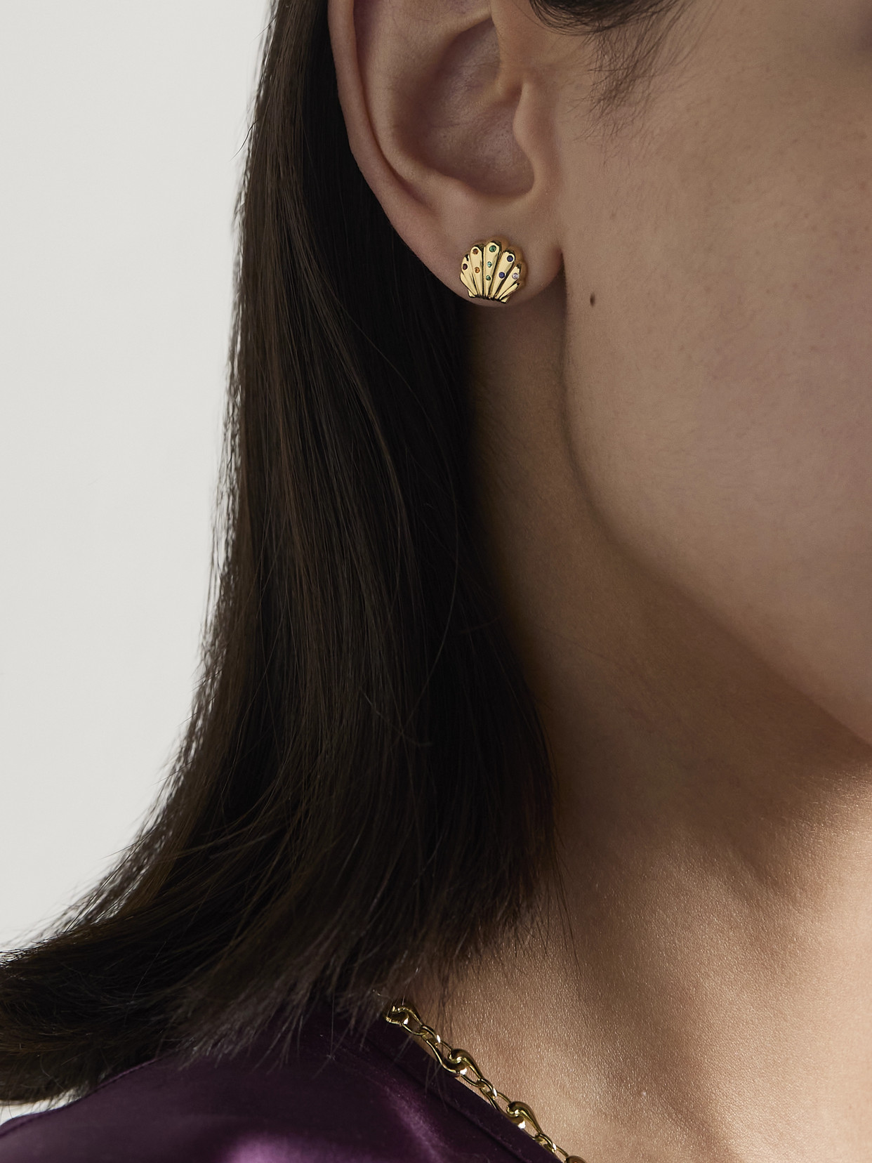BRENT NEALE SHELL 18-KARAT GOLD, SAPPHIRE AND EMERALD EARRINGS