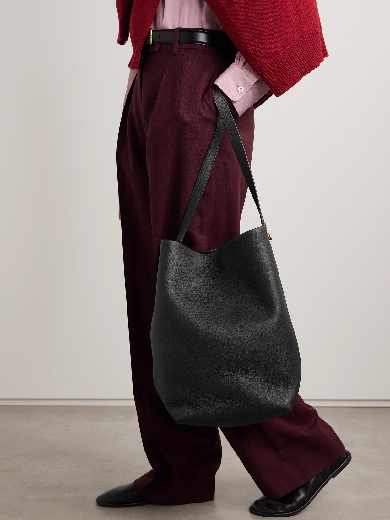 The Row Hook Large Textured-leather Tote In Black