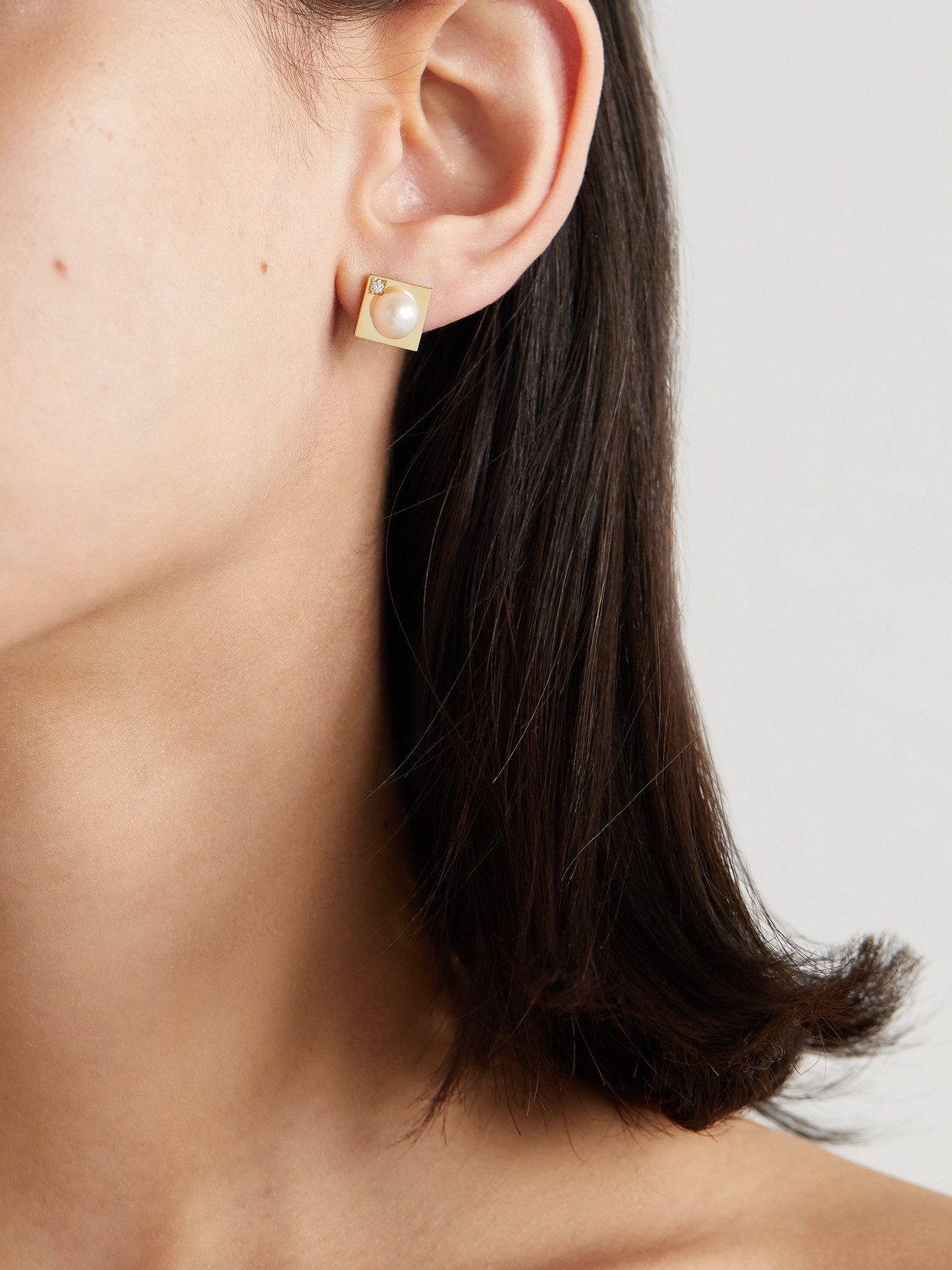 Mizuki 14-karat Gold, Diamond And Pearl Earrings In Gold