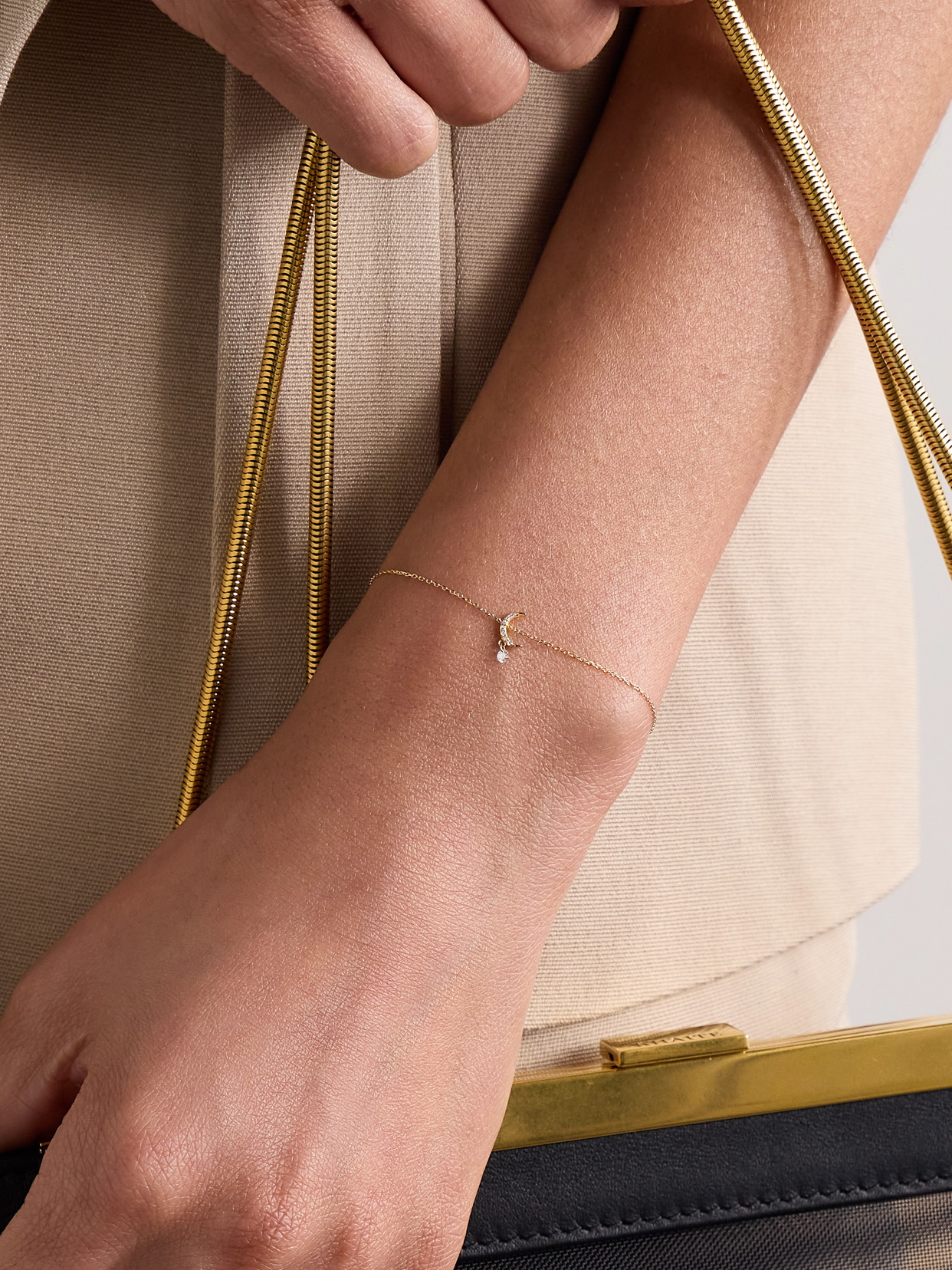 Persée Crescent Moon 18-karat Gold Diamond Bracelet In Gold
