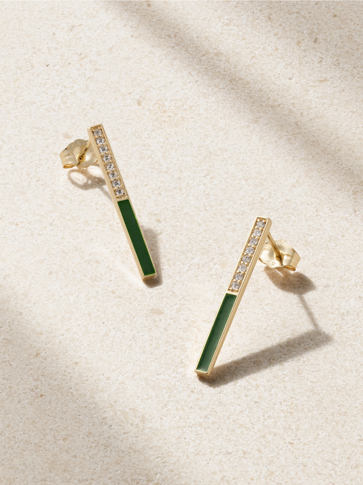 Alison Lou Medium Linear 14-karat Gold, Diamond And Enamel Earrings In Green