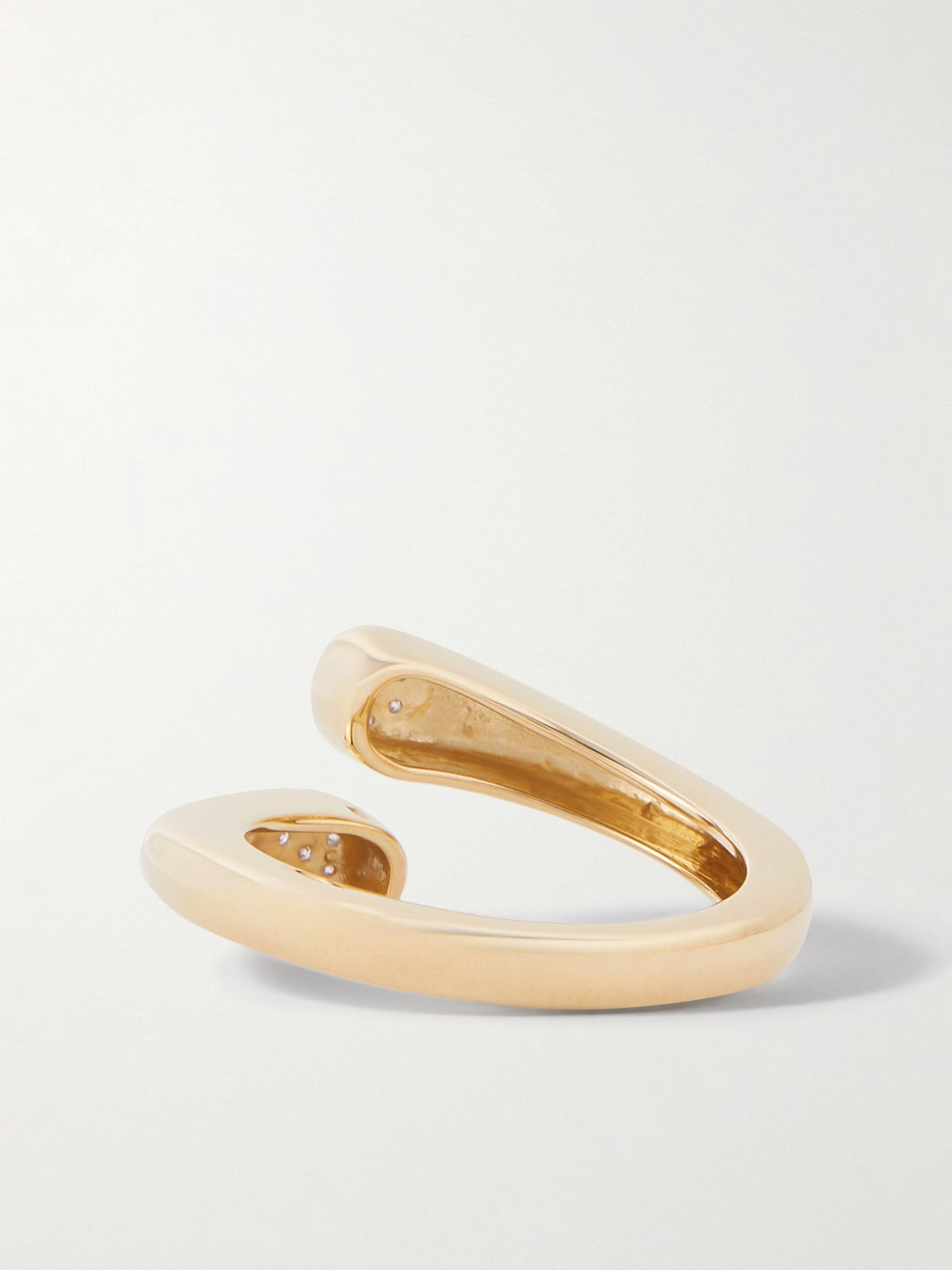 STONE AND STRAND HUG 10-KARAT GOLD DIAMOND RING