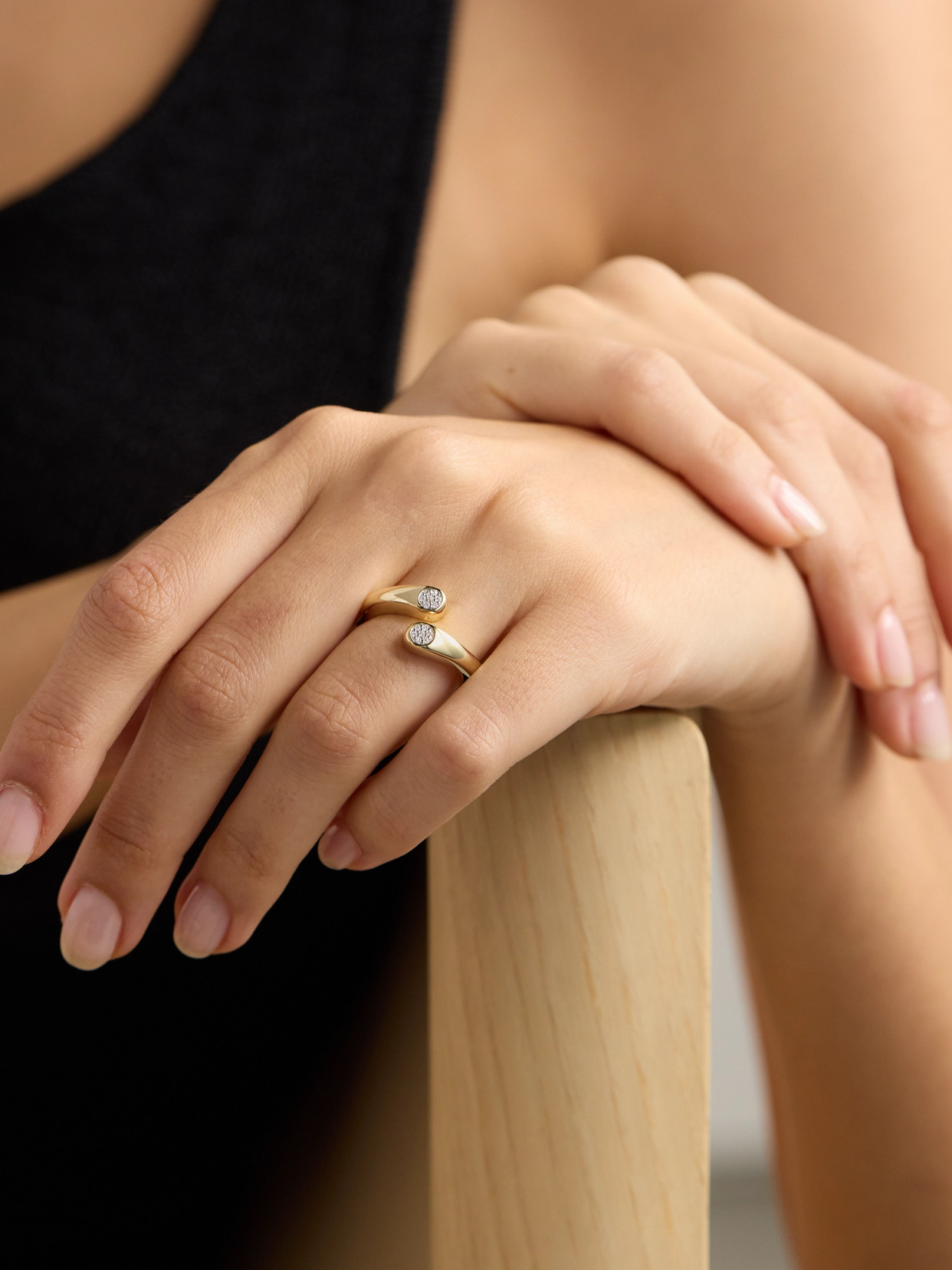 STONE AND STRAND HUG 10-KARAT GOLD DIAMOND RING