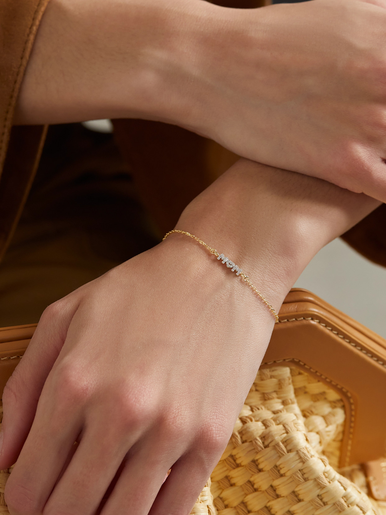 Stone And Strand Mom 10-karat Gold Diamond Bracelet In Gold