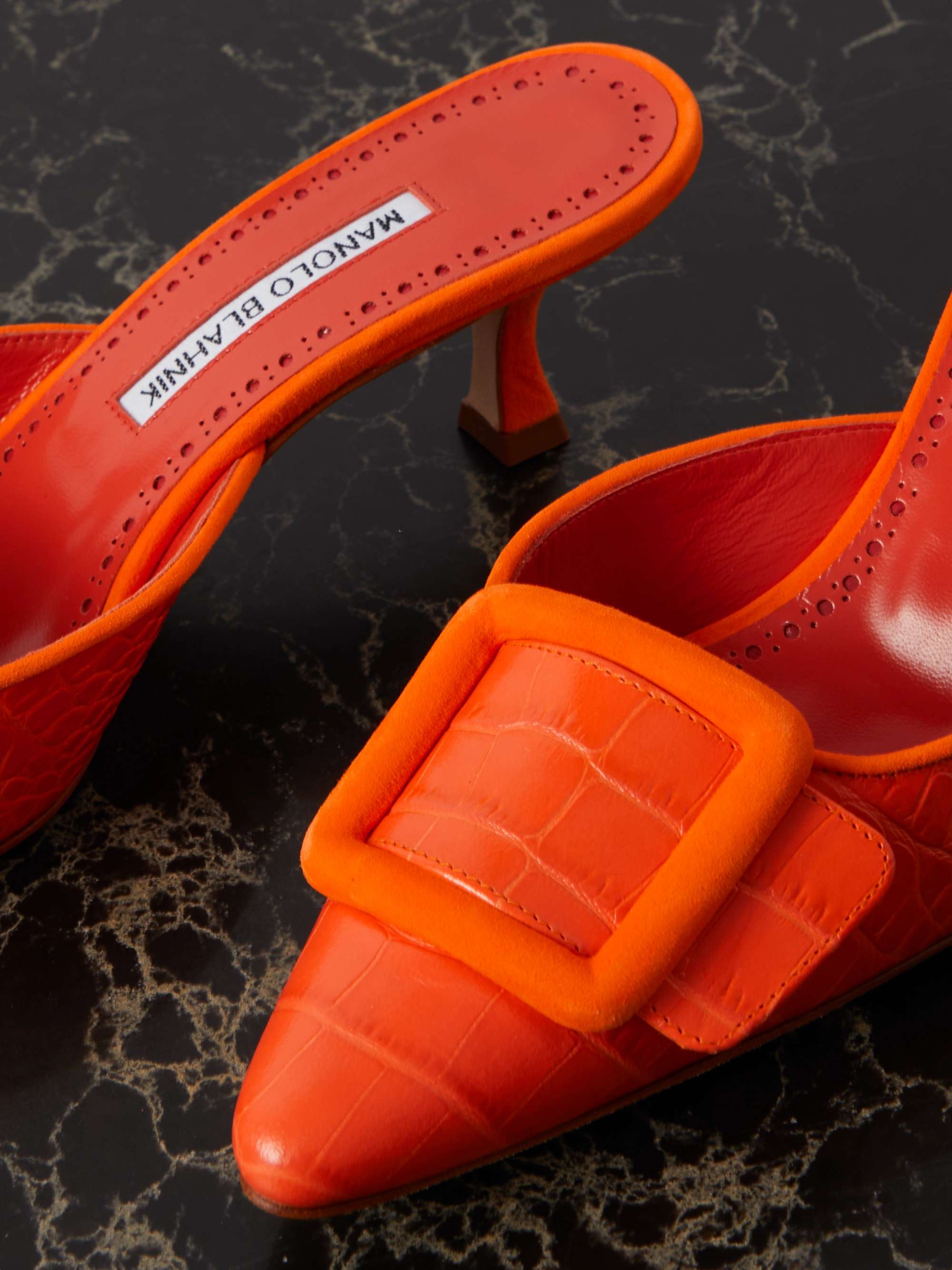 MANOLO BLAHNIK 