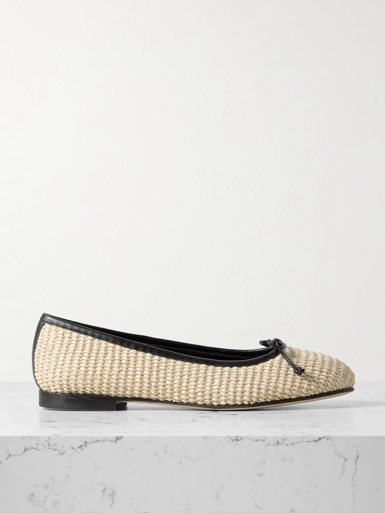 Manolo Blahnik Veralli Leather-trimmed Raffia Ballet Flats In Cream