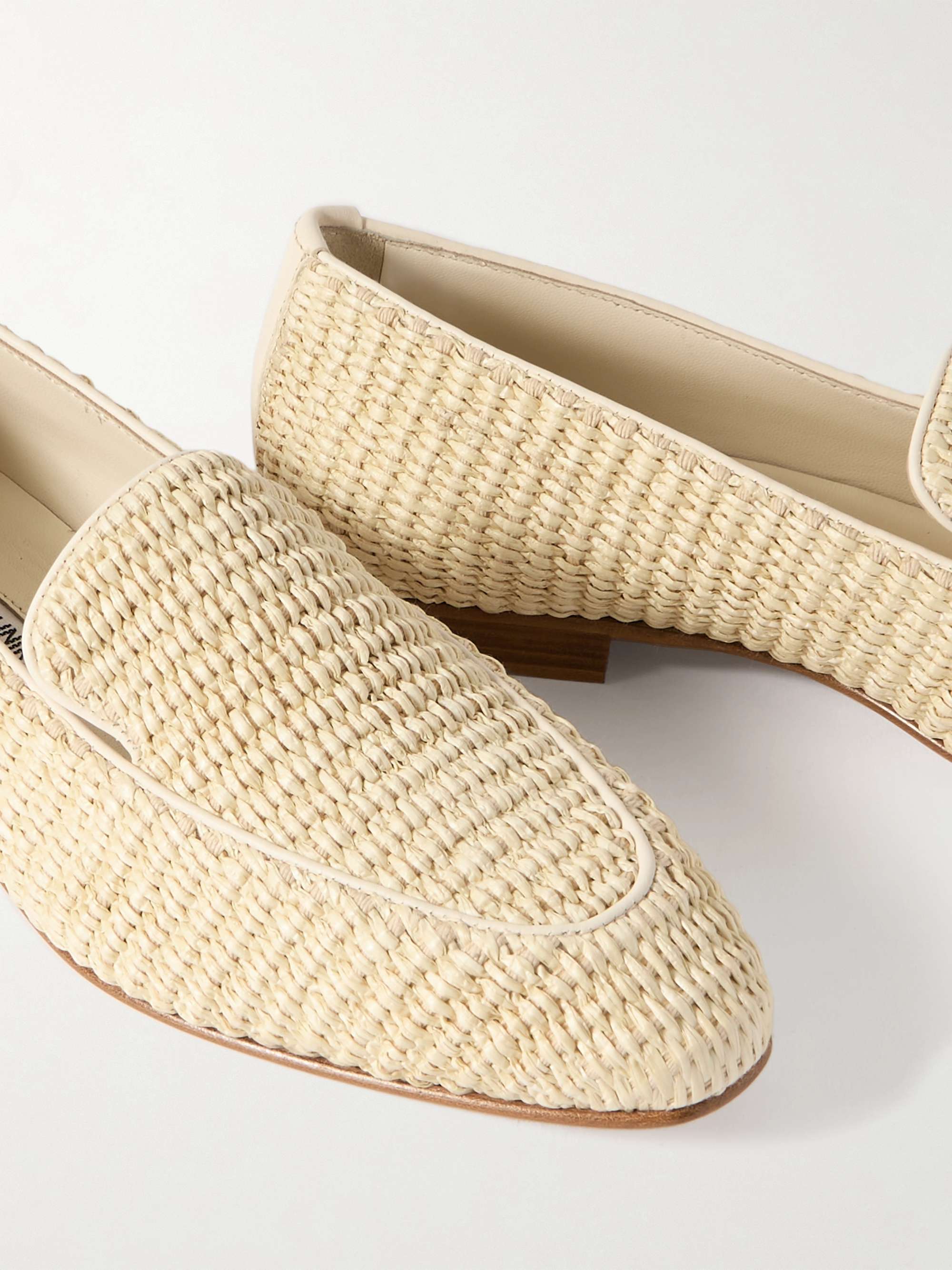 MANOLO BLAHNIK 