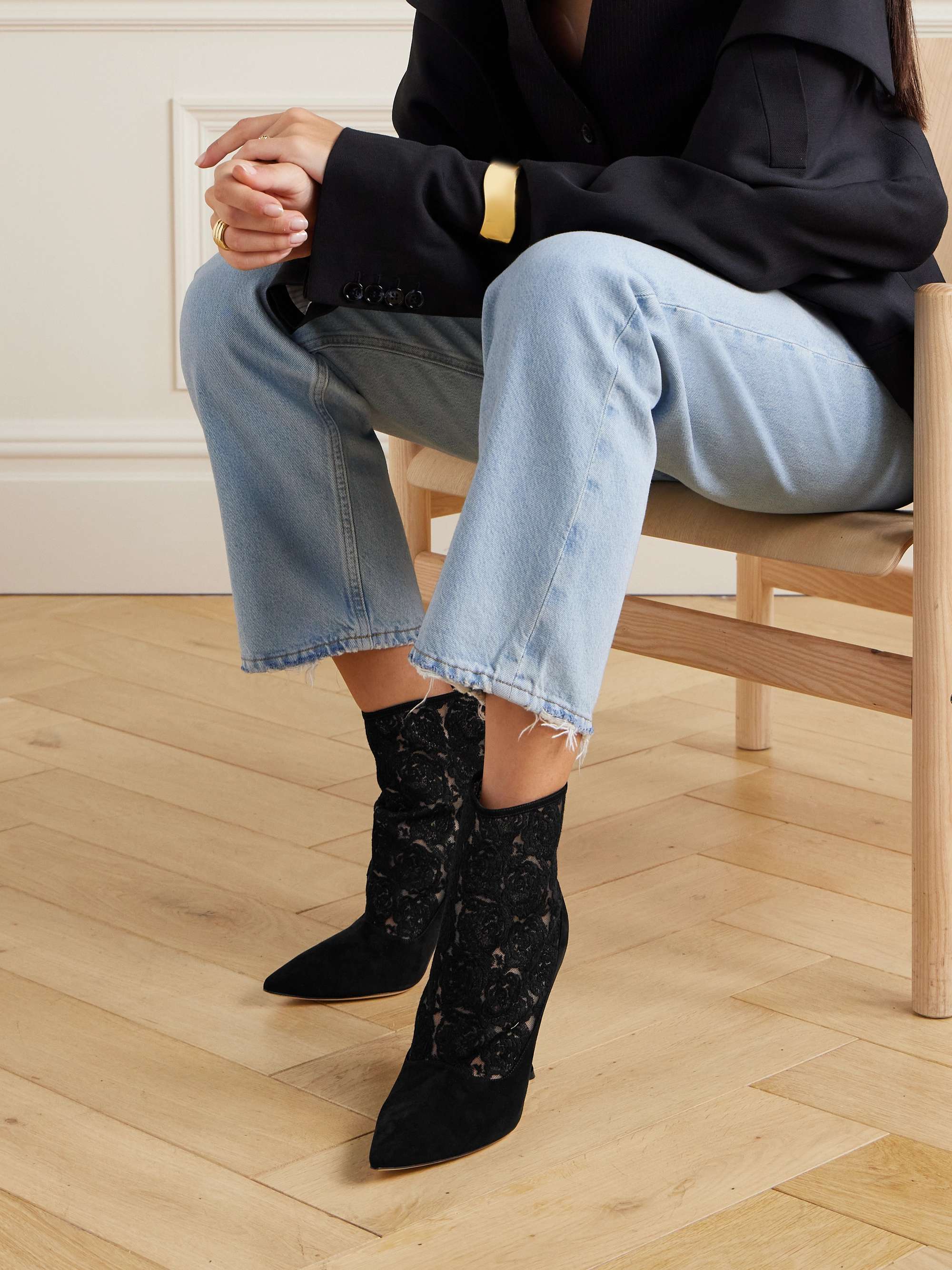 MANOLO BLAHNIK 