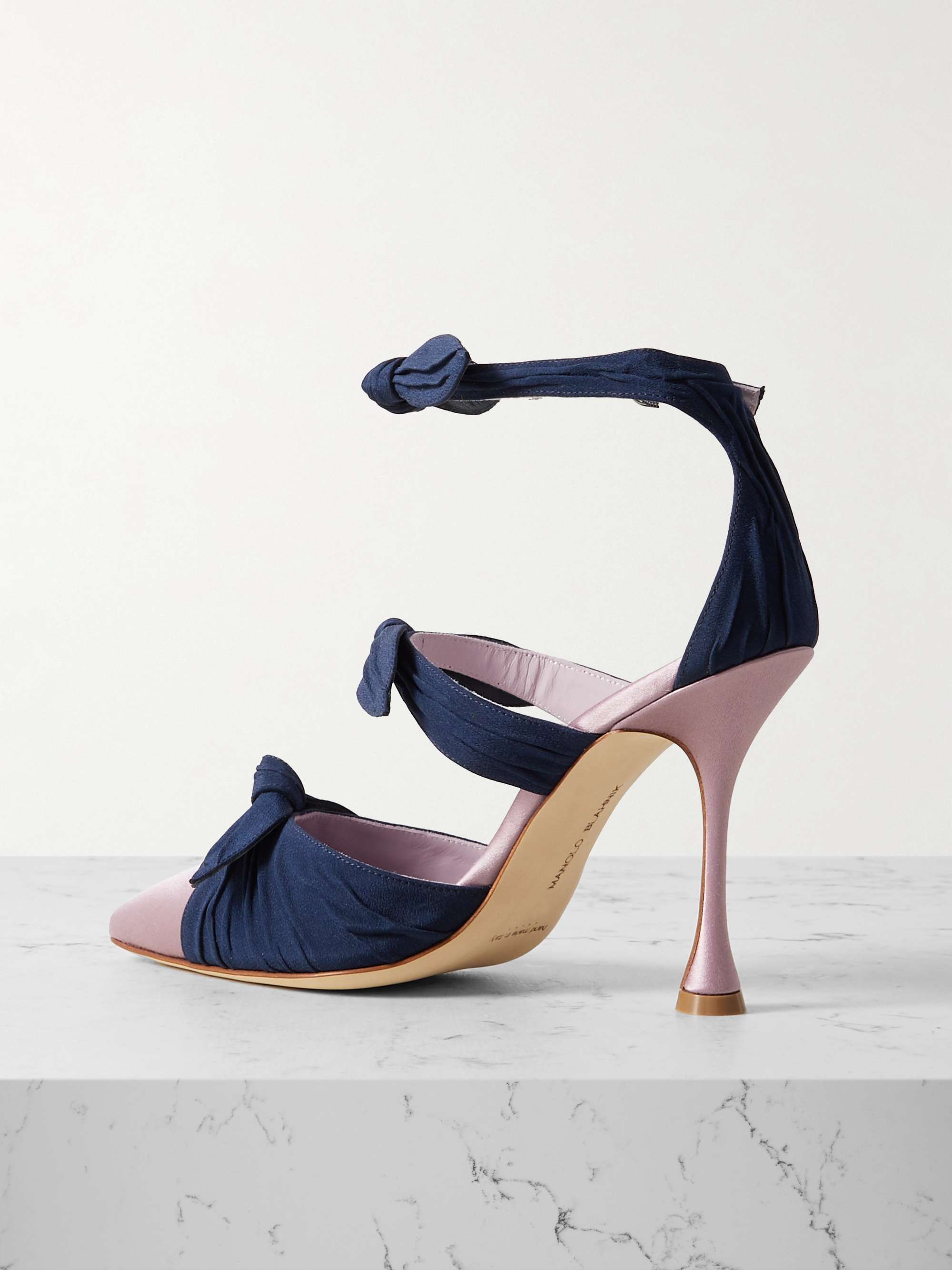 MANOLO BLAHNIK 