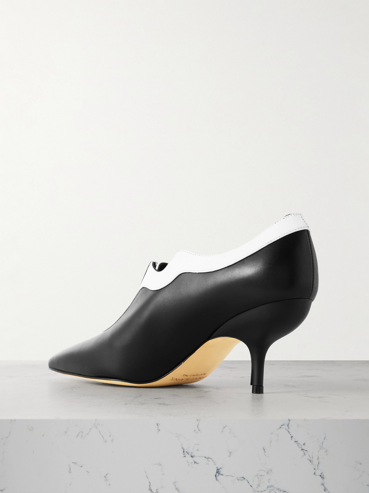 Manolo Blahnik Zeynep 70 Leather Pumps In Black