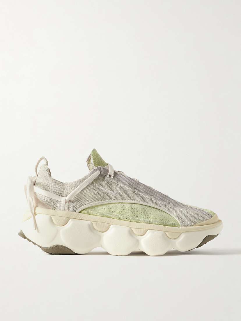 Nike Bloom Flyknit Sneakers