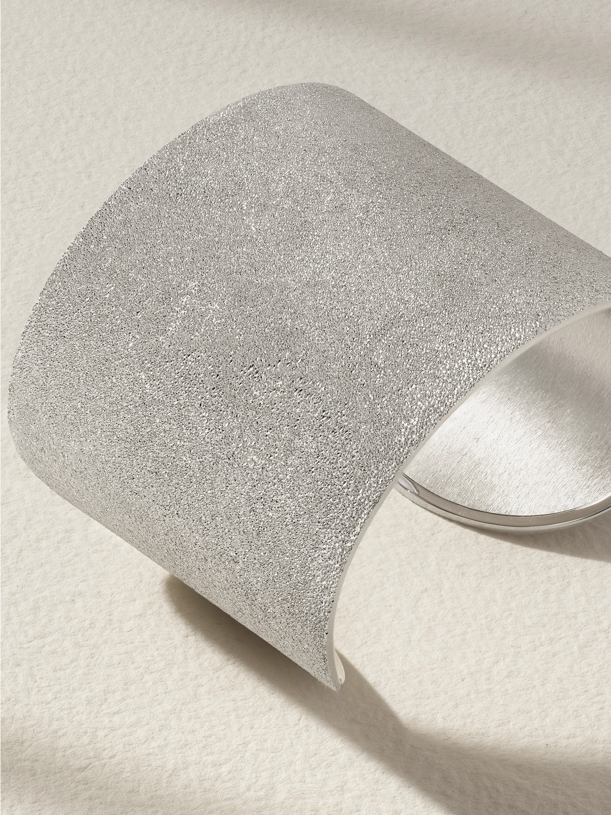 CAROLINA BUCCI FLORENTINE 18-KARAT WHITE GOLD CUFF 