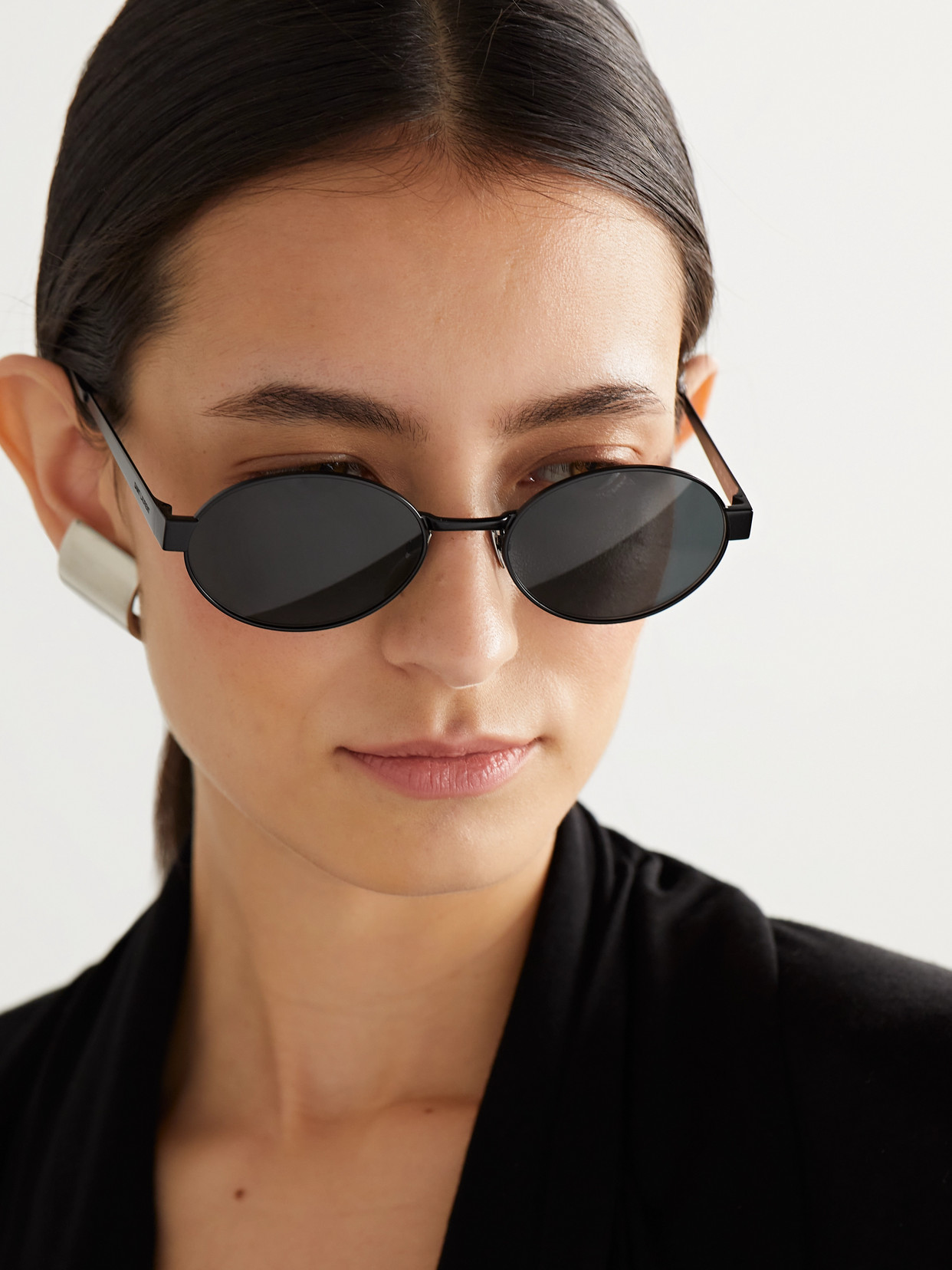 YVES SAINT LAURENT スネーク ブローチ Saint Laurent Oval-frame Metal Sunglasses In Black | ModeSens