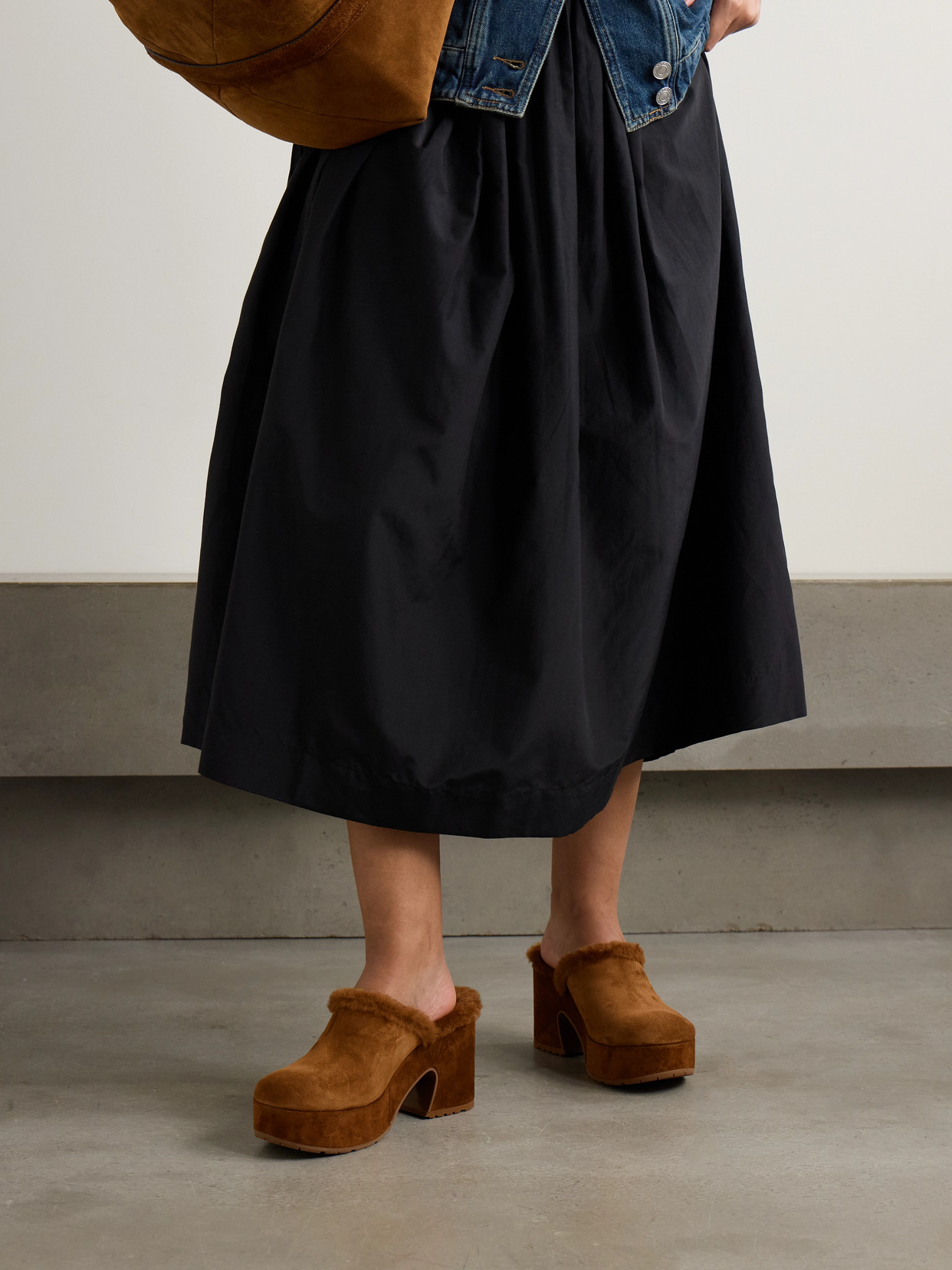 Gianvito Rossi Lyss 55 Shearling-trimmed Suede Mules In Brown