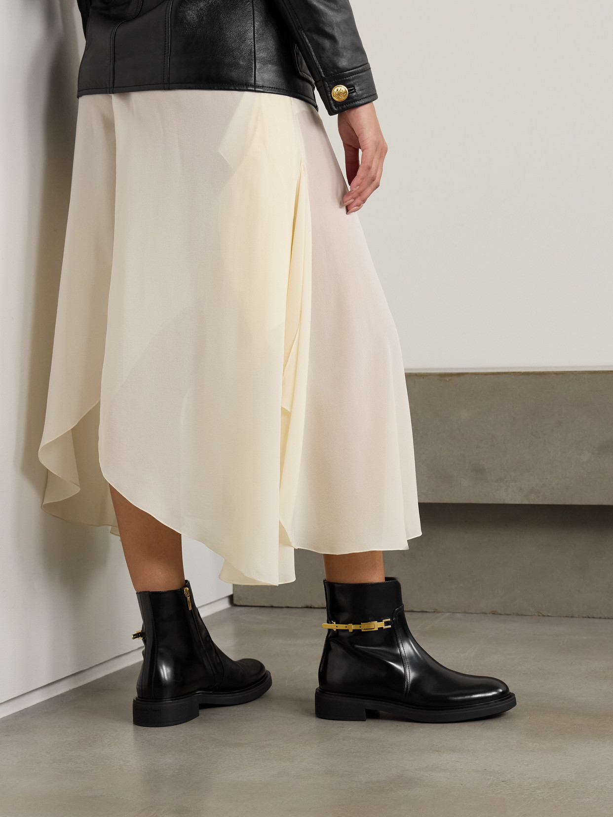 Gianvito Rossi Dover Embellished Glossed-leather Ankle Boots In Black