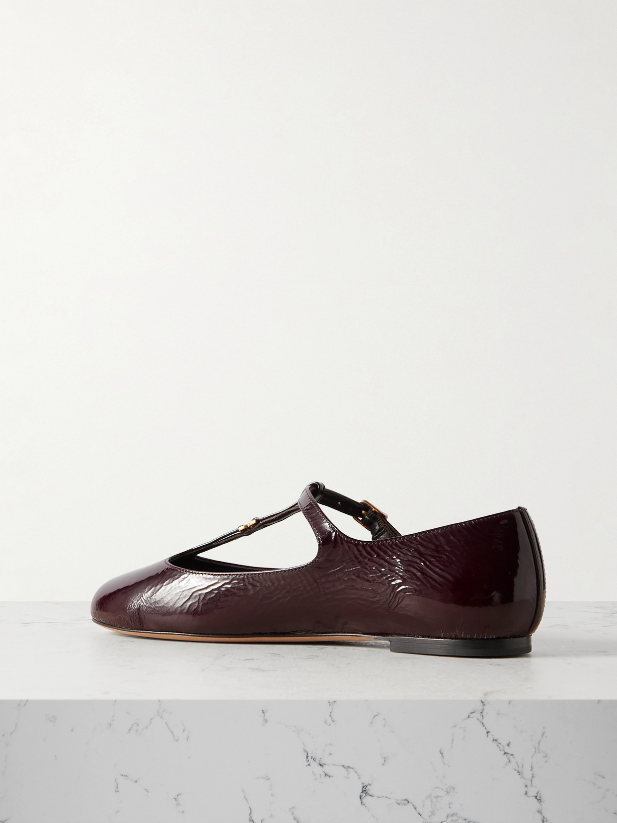 Chloé Marcie Embellished Crinkled Patent-leather Ballet Flats In Burgundy