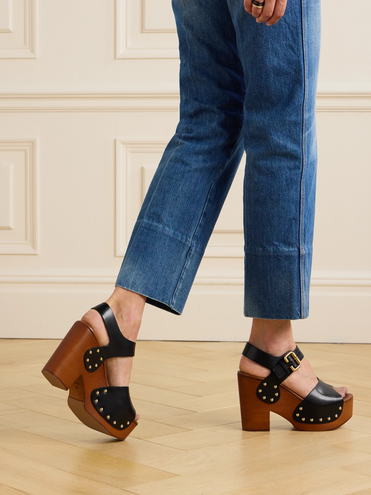 Chloé Jeannette Leather Clog Platform Sandals In Black