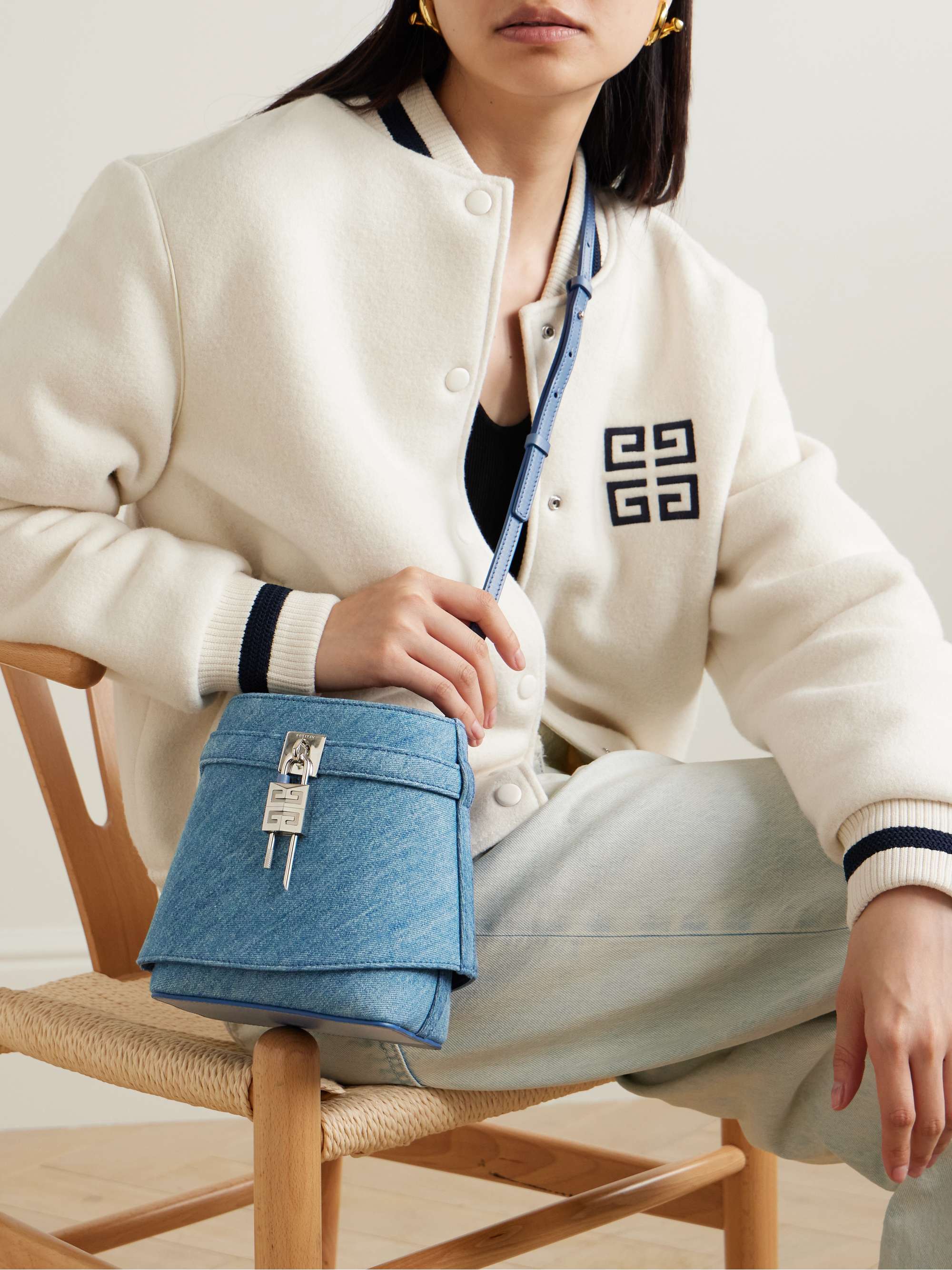 GIVENCHY 
