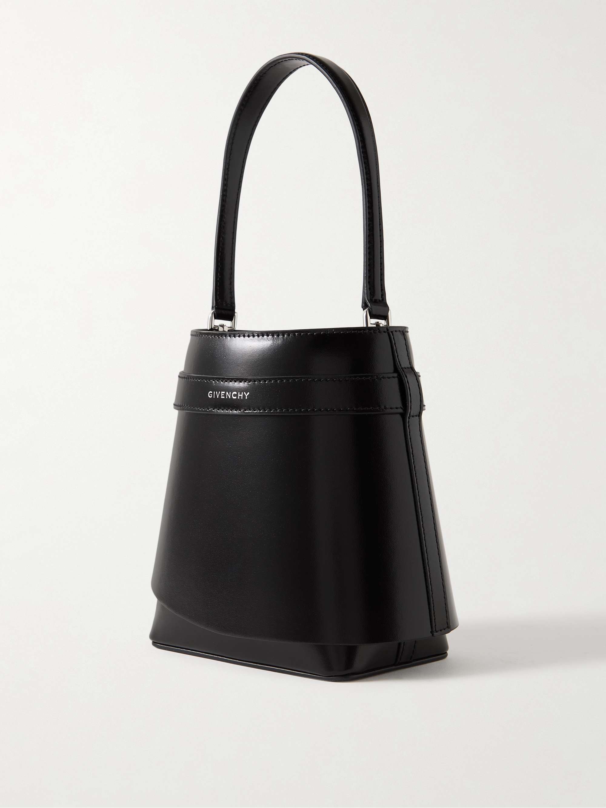 GIVENCHY 