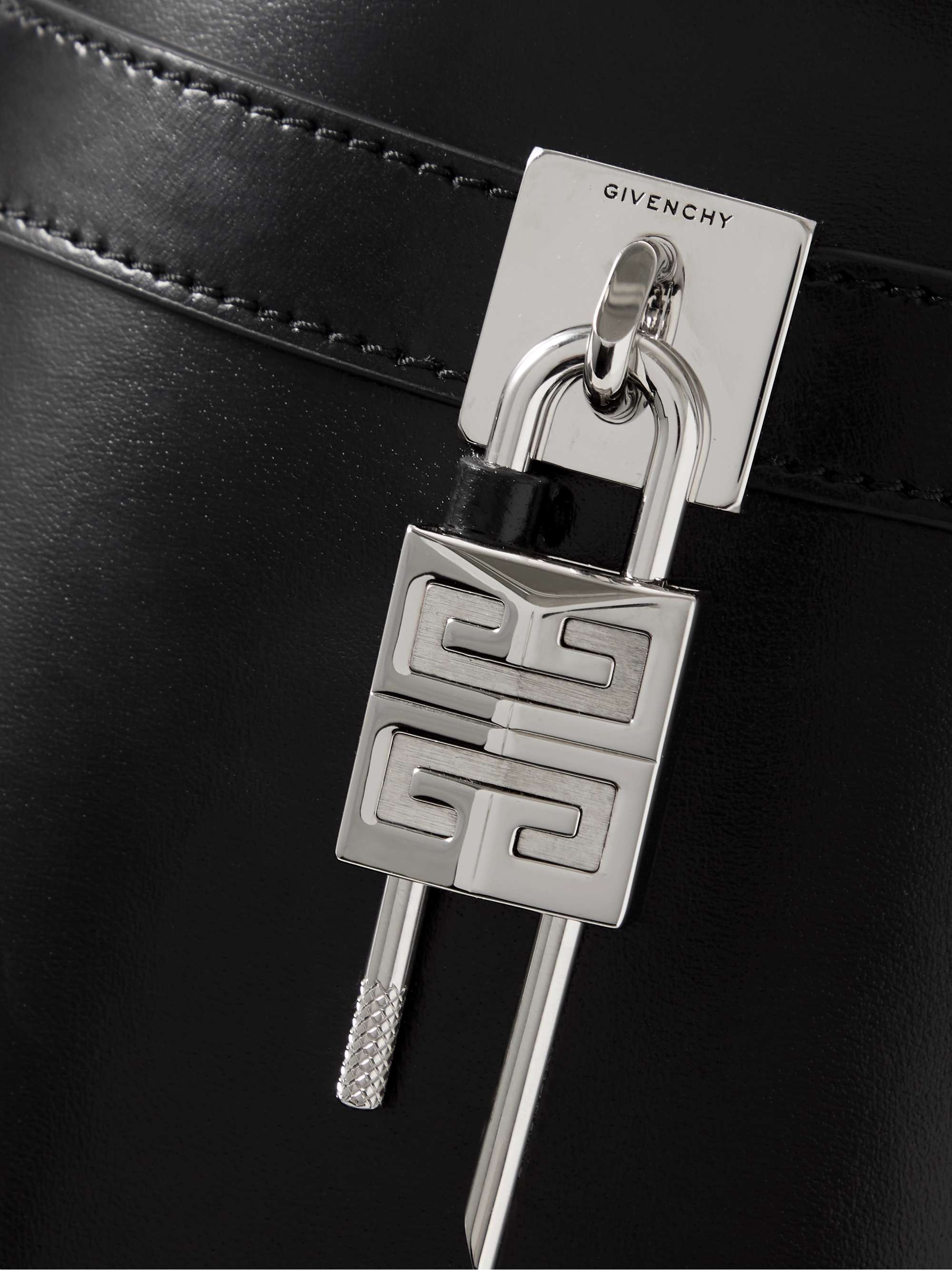 GIVENCHY 