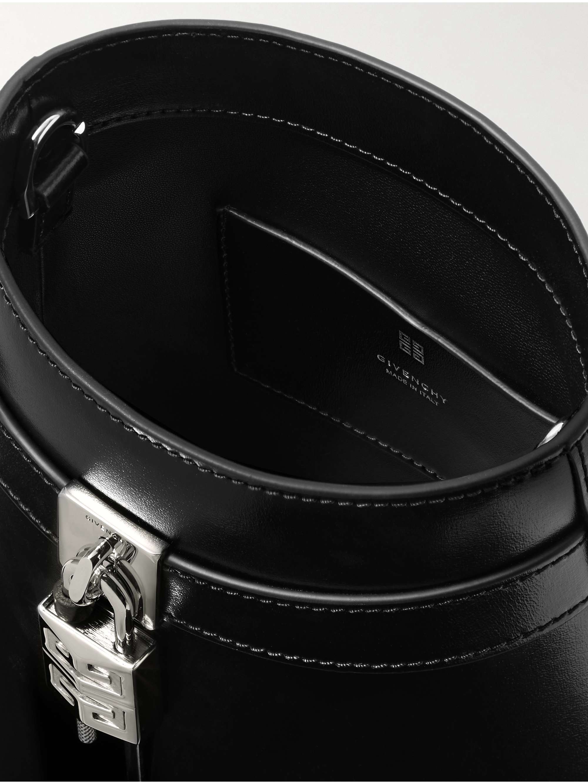 GIVENCHY 