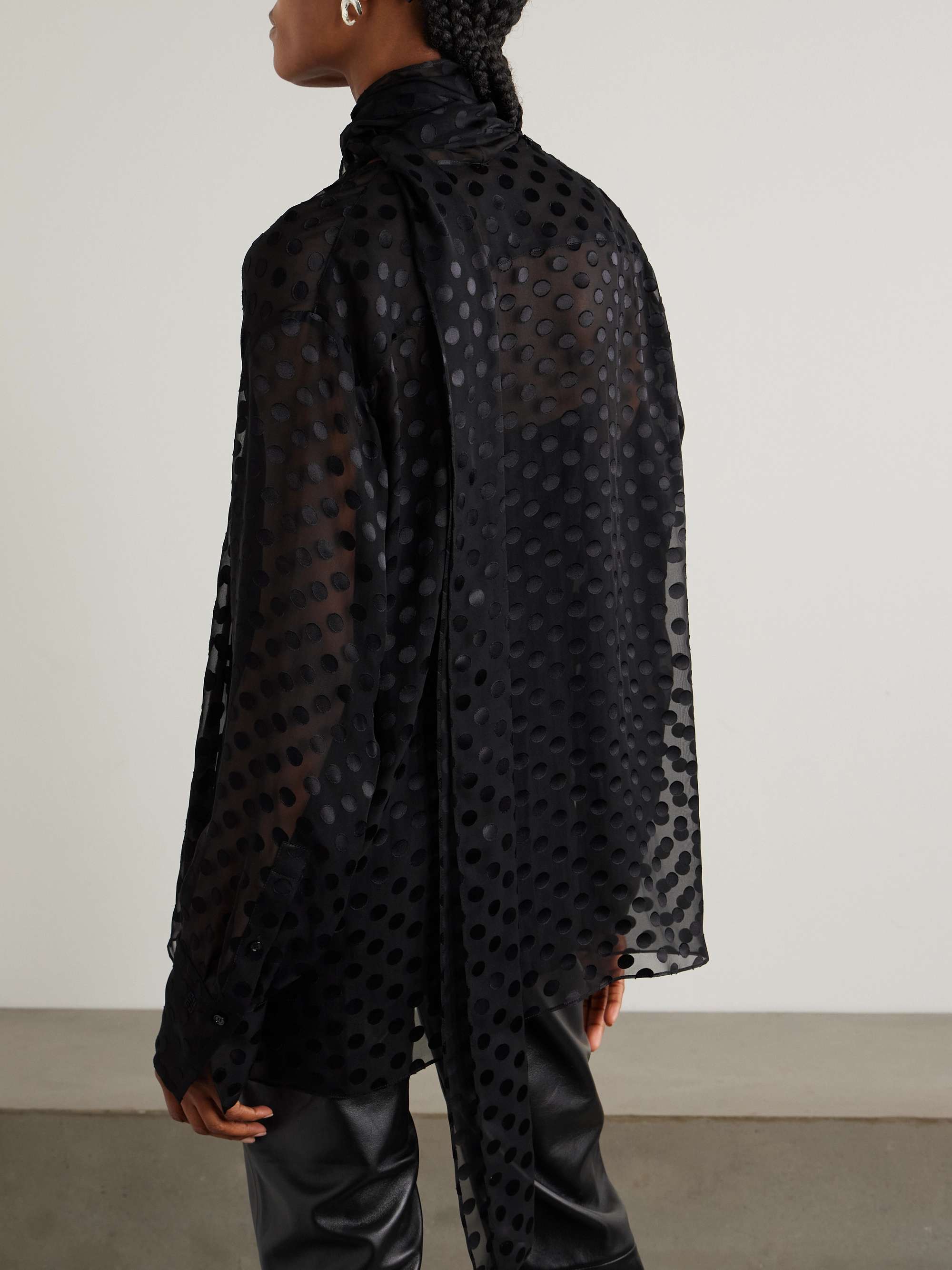 GIVENCHY 