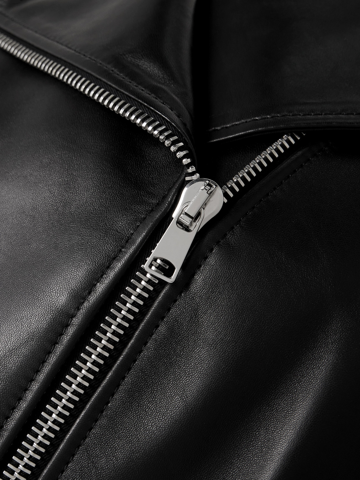 Alexander Mcqueen Cropped Biker Leather Jacket In Black