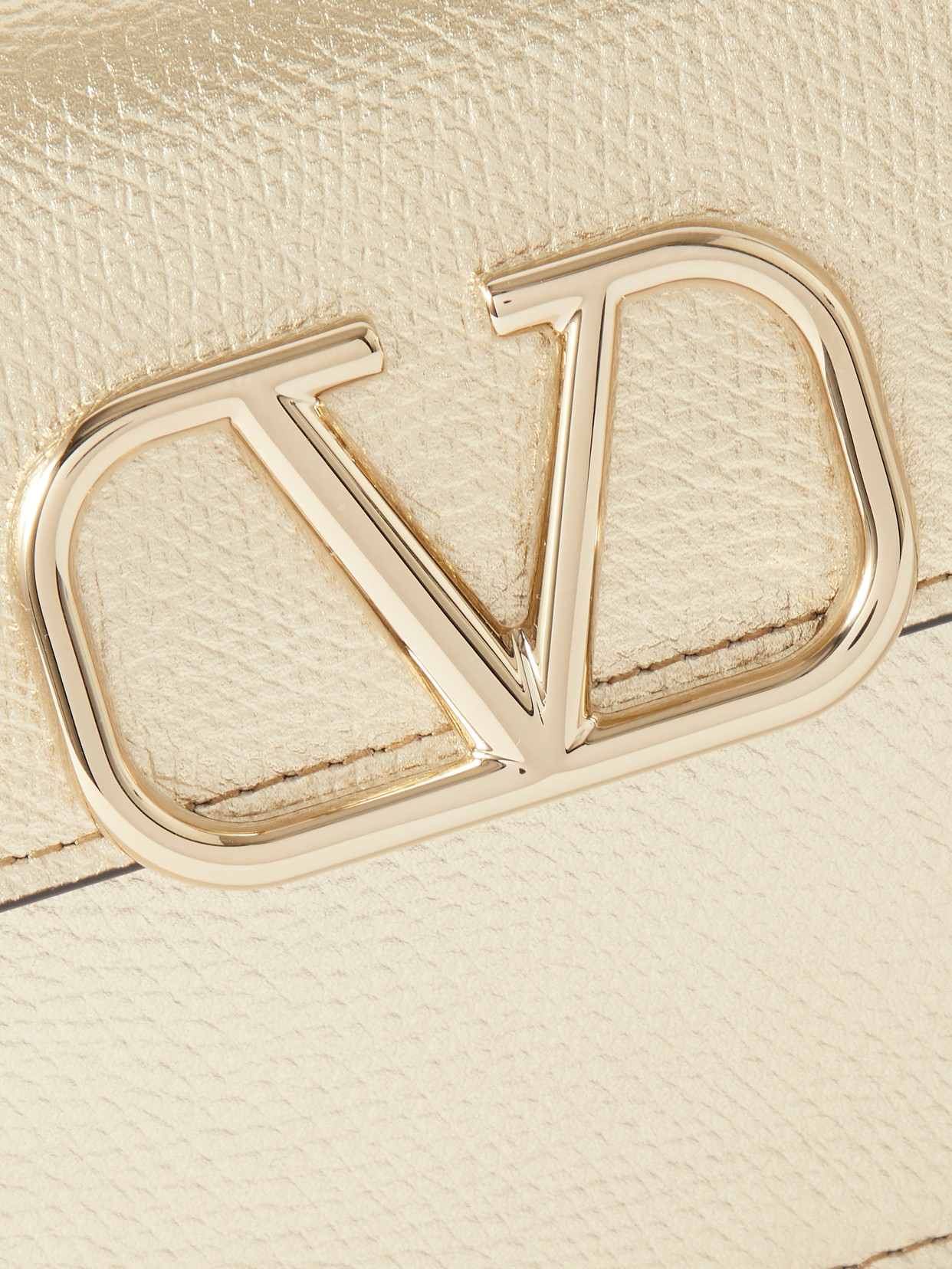Valentino Vlogo Signature Metallic Leather Wallet On Chain In Gold