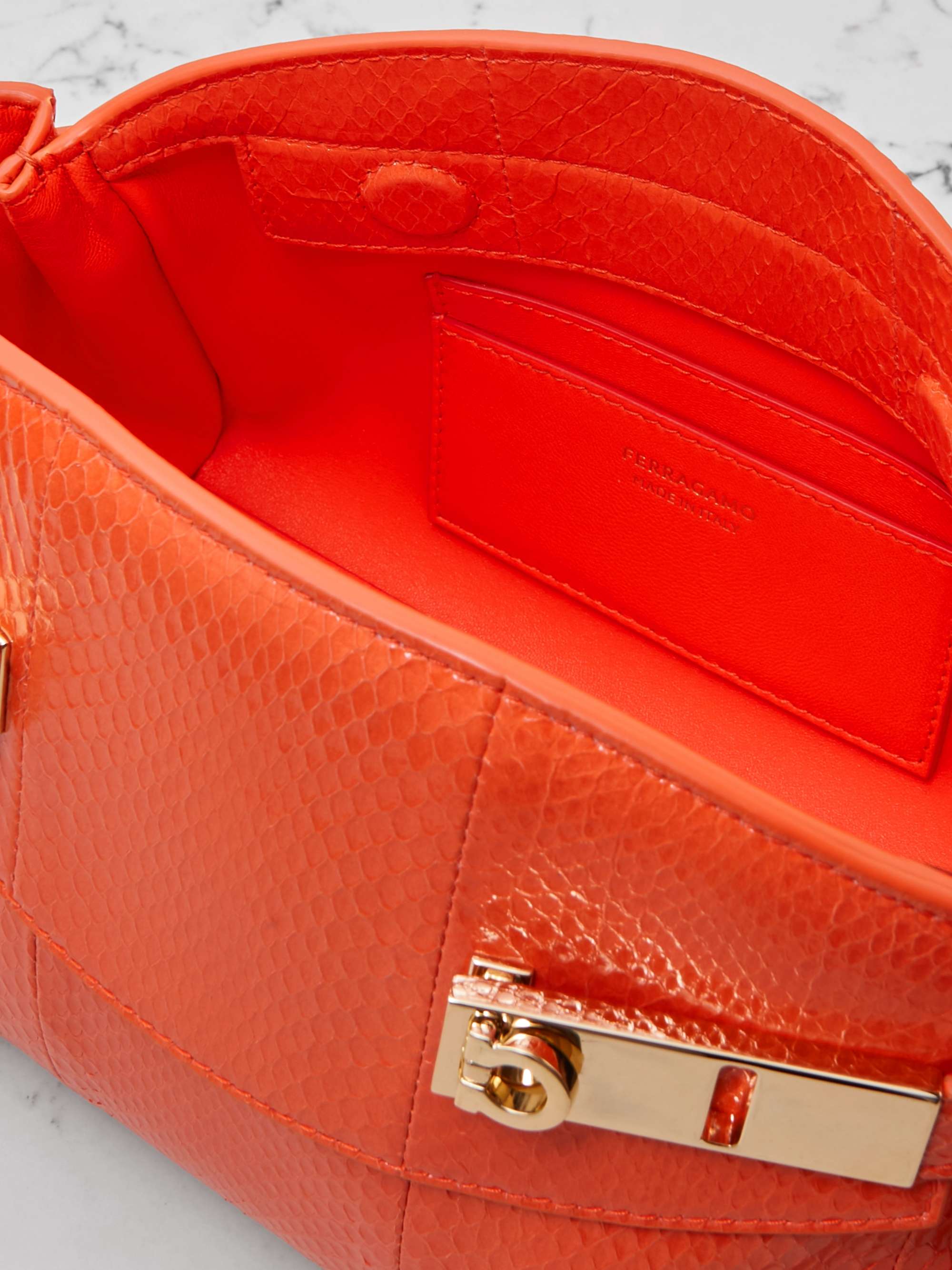 FERRAGAMO 