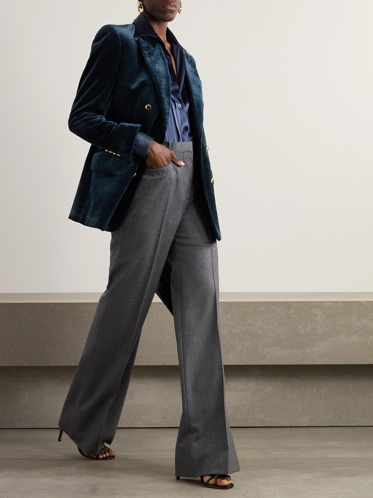 TOM FORD DOUBLE-BREASTED VELVET BLAZER