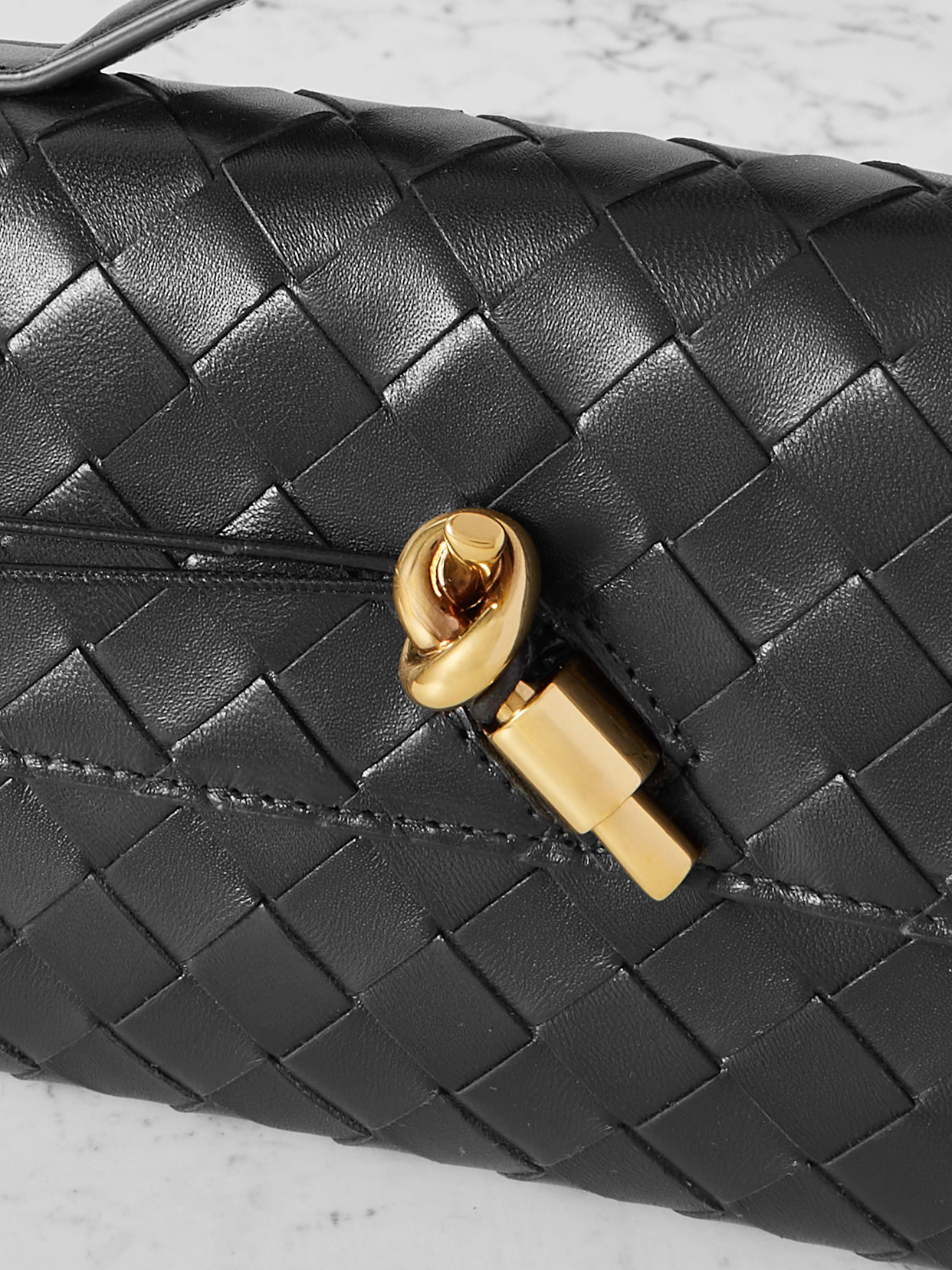 Bottega Veneta Long Andiamo Clutch Bag With Handle In Black