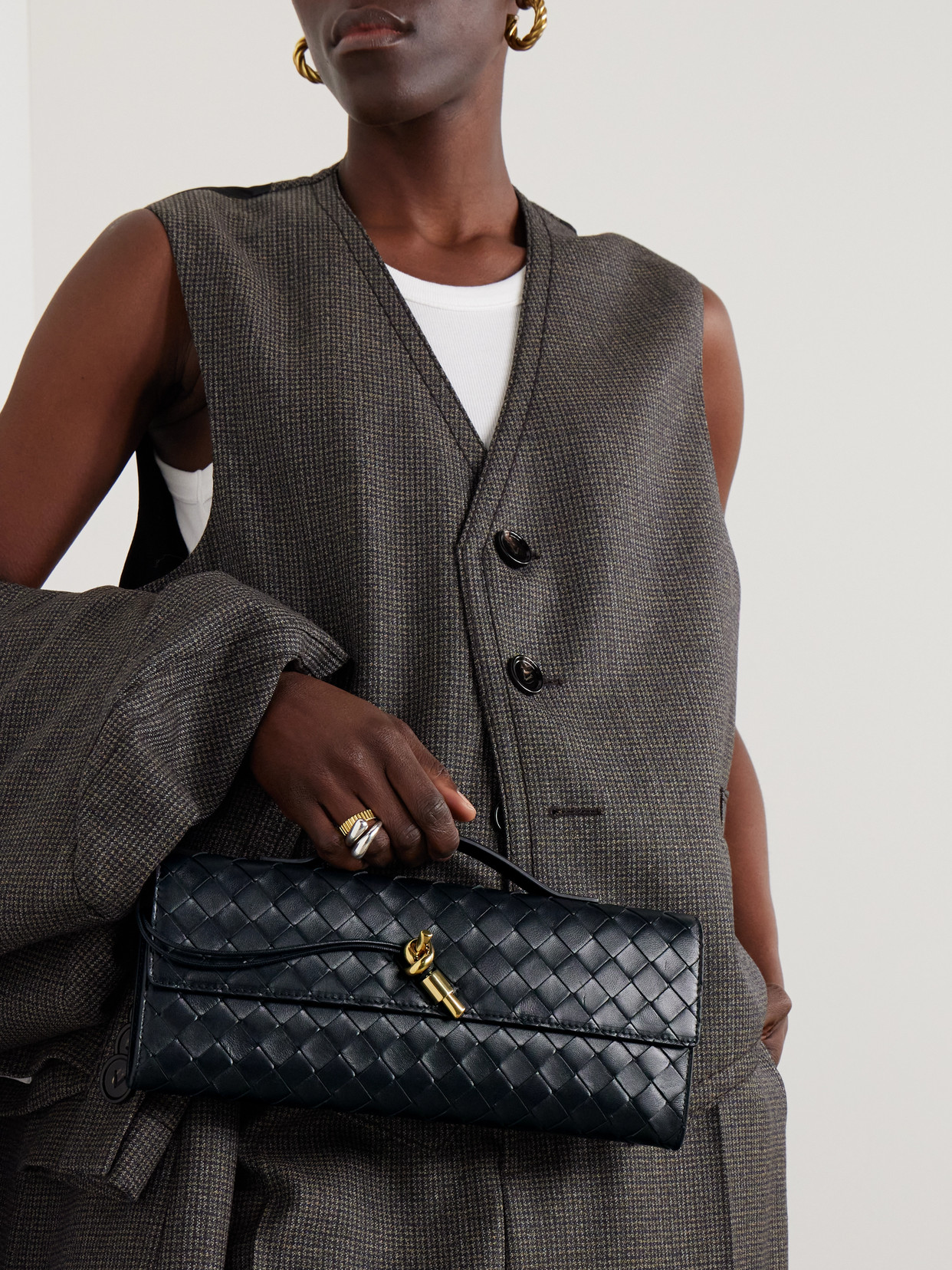 Bottega Veneta Long Andiamo Clutch Bag With Handle In Black