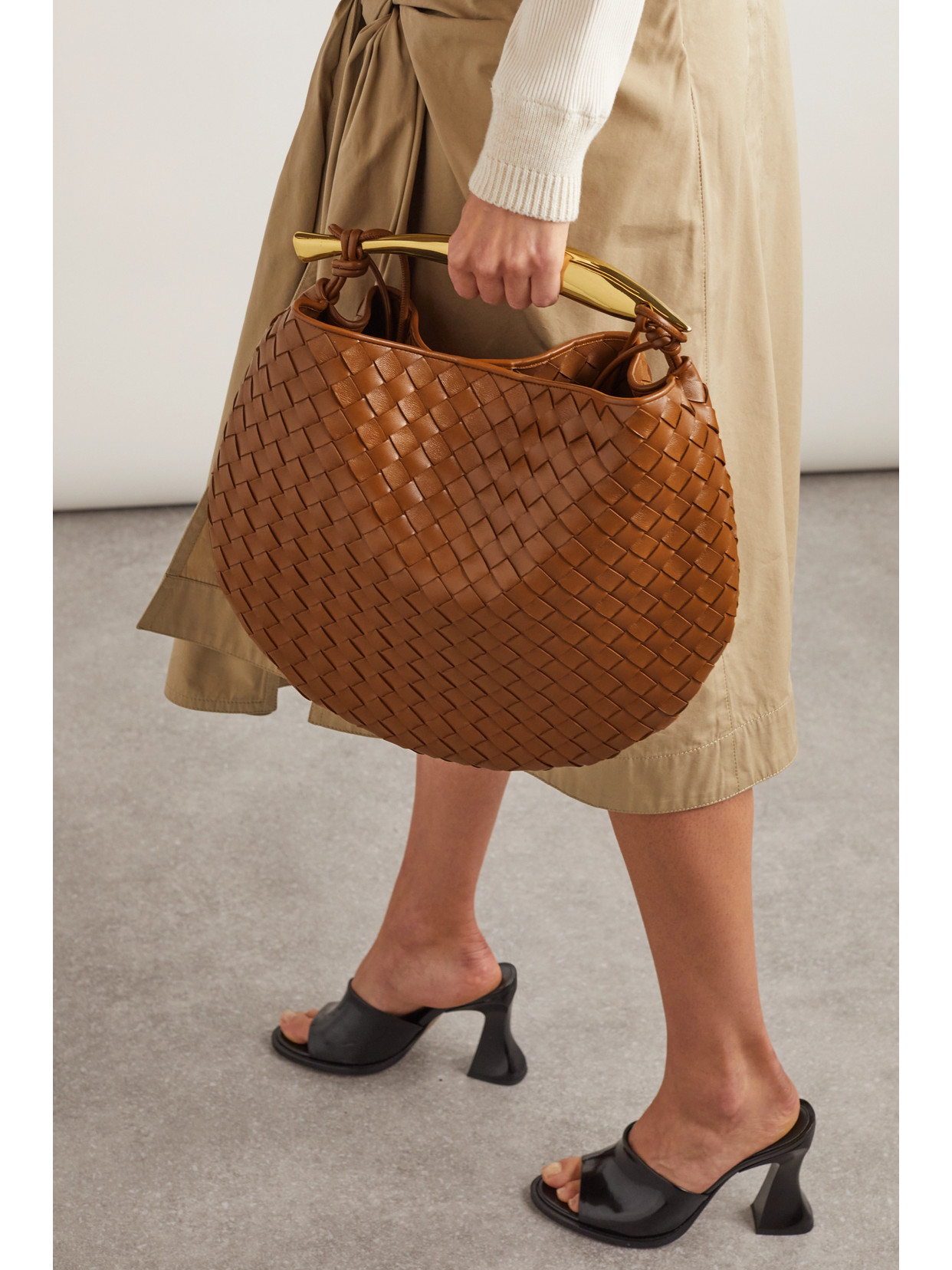 Sardine Medium Intrecciato Shoulder Bag