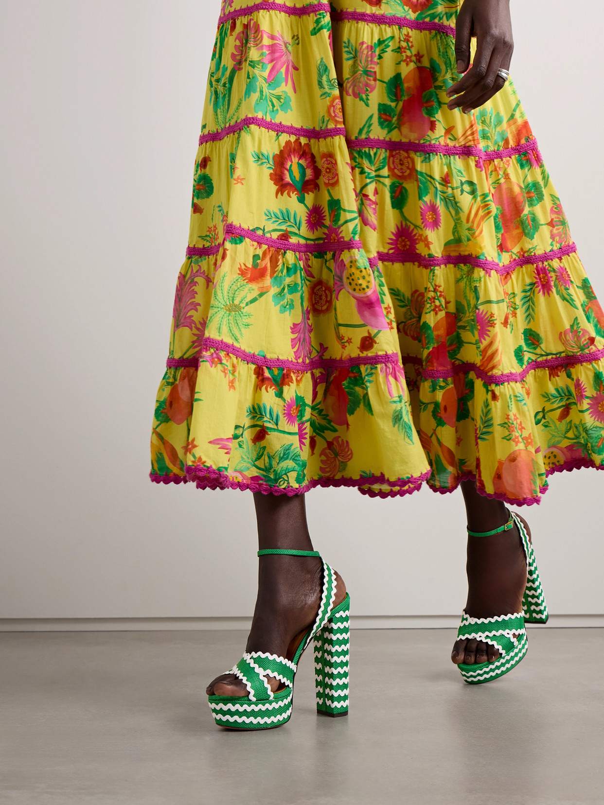 Aquazzura Ric Rac 140 Raffia Platform Sandals In Green