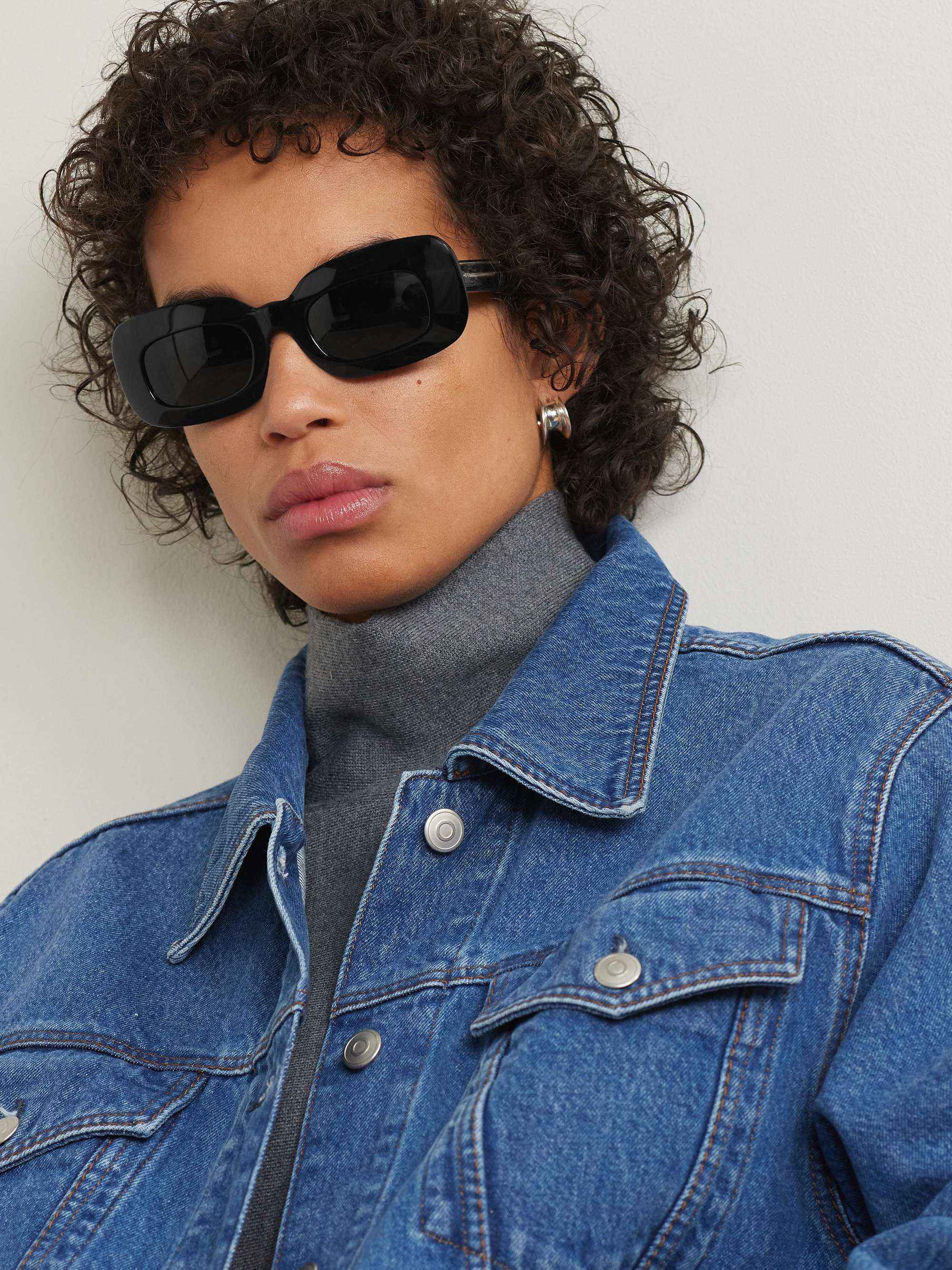 OLIVER PEOPLES 