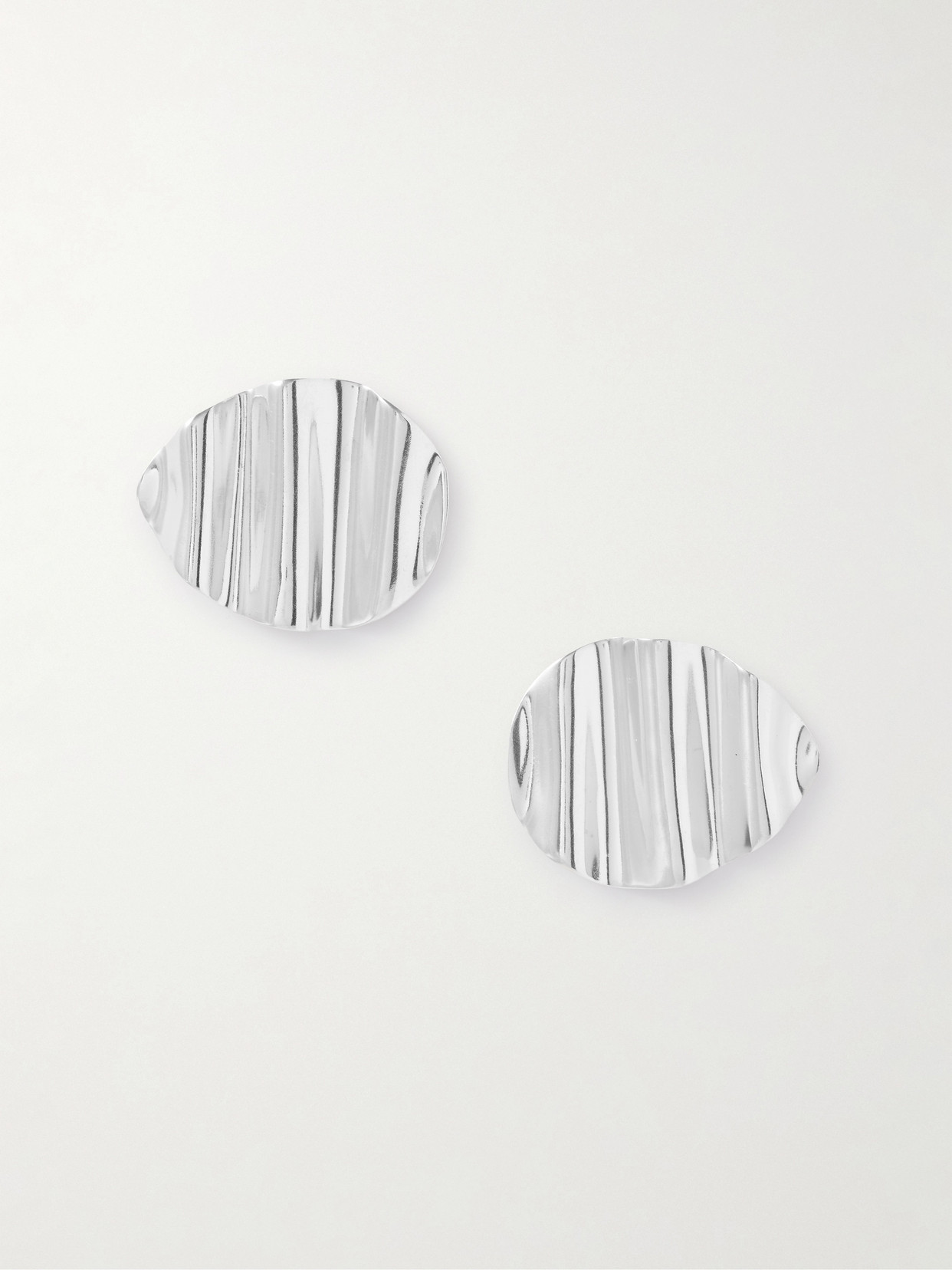 The Ysso L'onda Sterling Silver Earrings In Metallic